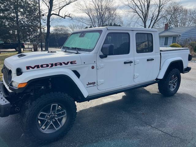 Jeep Gladiator BRIGHT WHITE Gladiator JT Club Stock Home