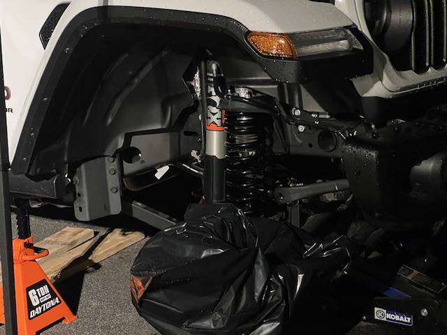 Jeep Gladiator BRIGHT WHITE Gladiator JT Club Fabtech