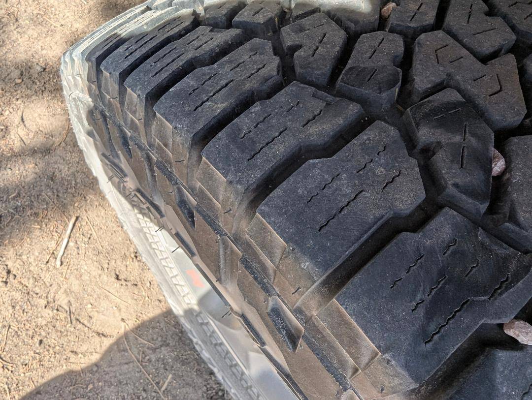 Jeep Gladiator Falken Wildpeak AT3W LT285/70R17 (Set of 4) 3 Peak Mtn Rated LIke New $500 Tread2
