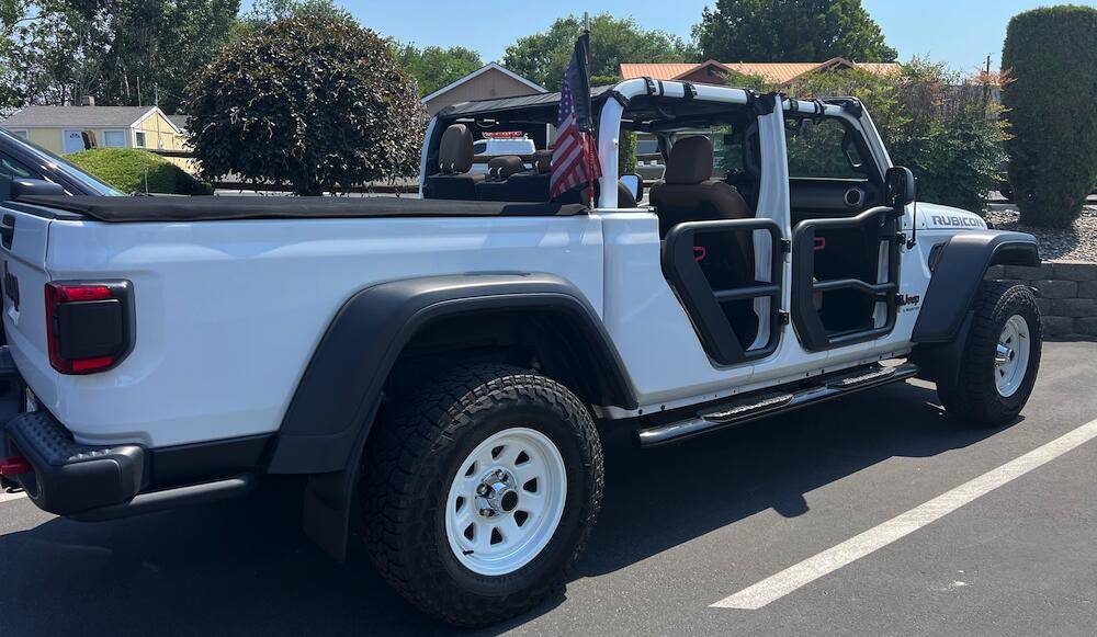 Jeep Gladiator The Jeep Hightop Honcho concept has me inspired: how well do white wheels keep? IMG_5252