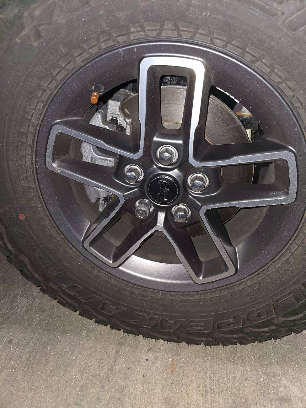 Jeep Gladiator 2025 Mojave X - Wheel and TPMS P/N 20250226_174430