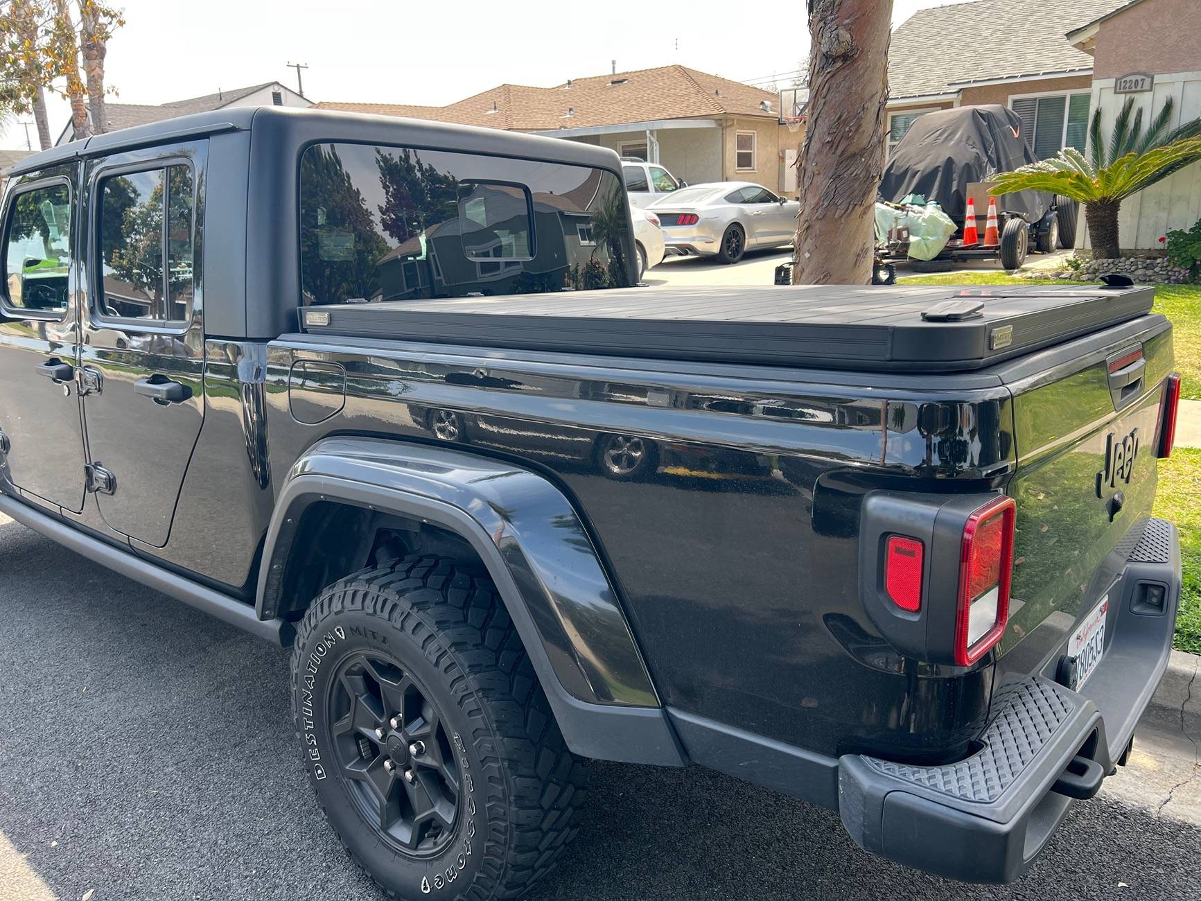 Jeep Gladiator Selling my truck bed cover Tourtop / Smartop IMG_0625