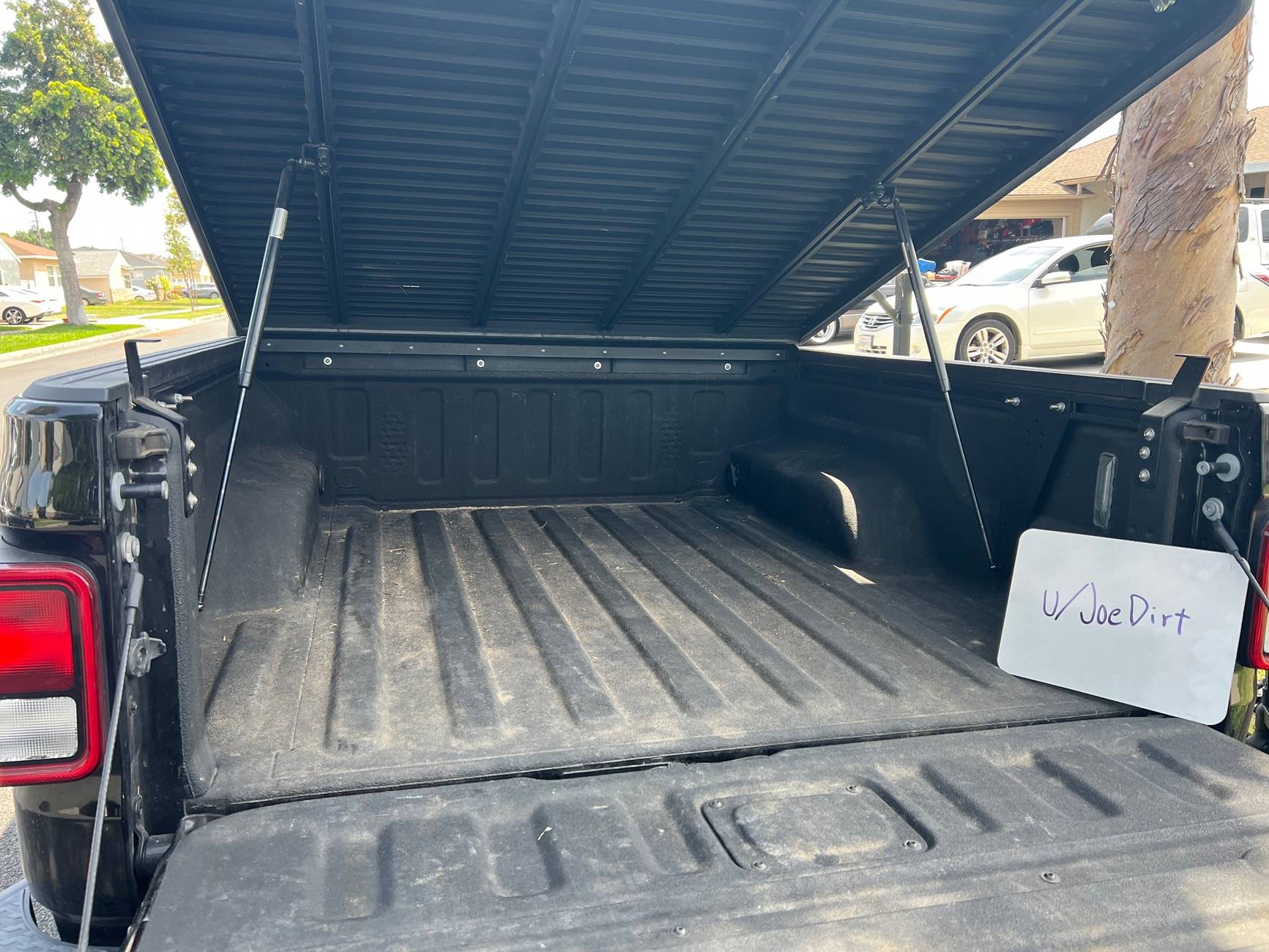 Jeep Gladiator Selling my truck bed cover Tourtop / Smartop IMG_0623