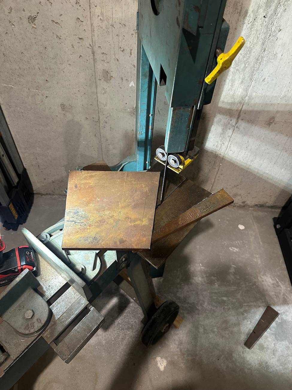 Jeep Gladiator Making a Vise Stand From Gladiator Parts IMG_2200