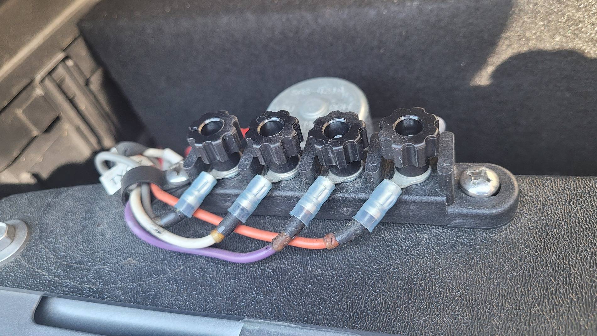 Jeep Gladiator How to fit a winch solenoid by the battery? 20220919_152708