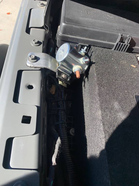 Jeep Gladiator How to fit a winch solenoid by the battery? lJsdX5