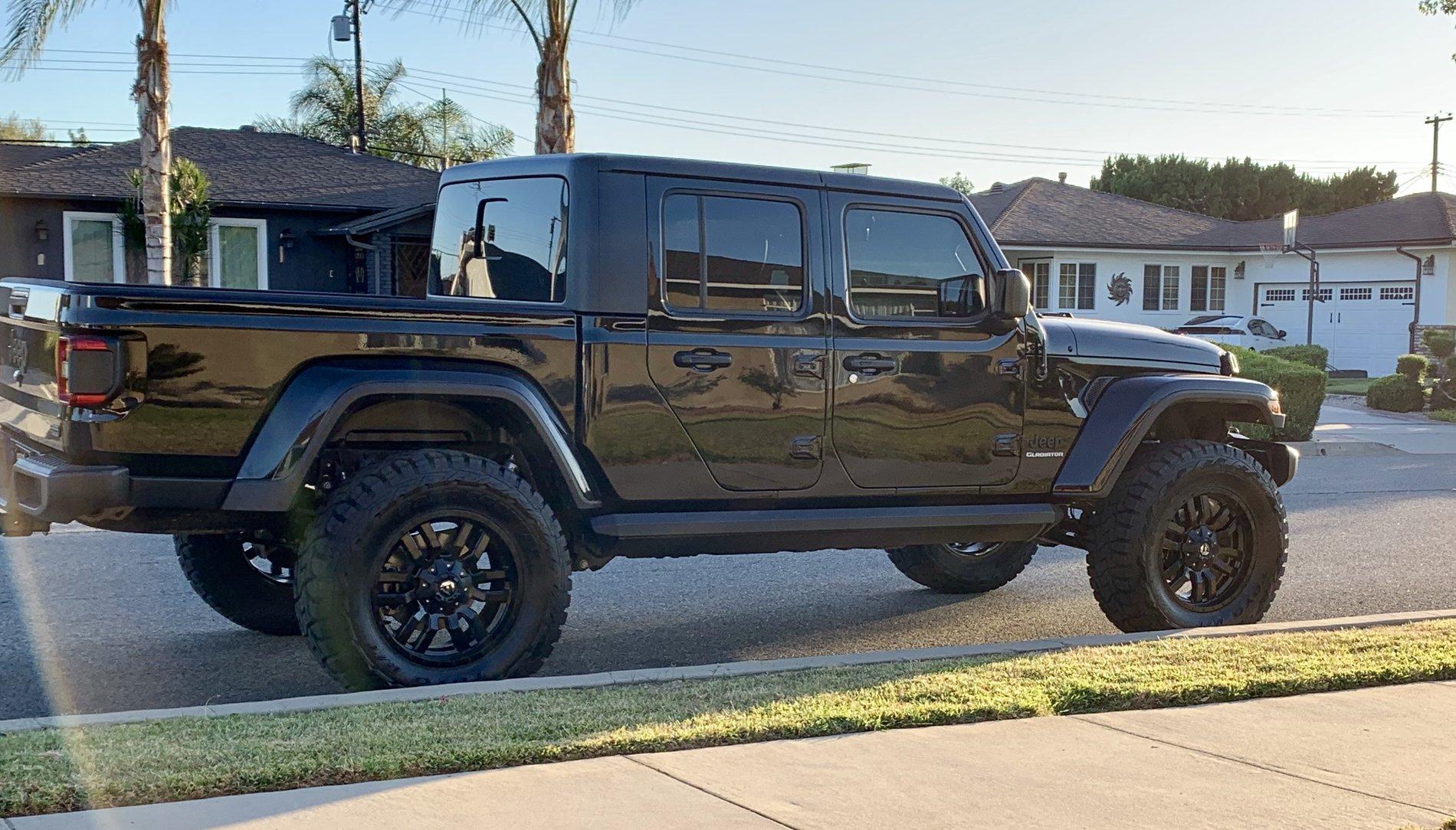 Jeep Gladiator Overland 18” wheels and 33”, 35”, 37” tires? IMG_7903