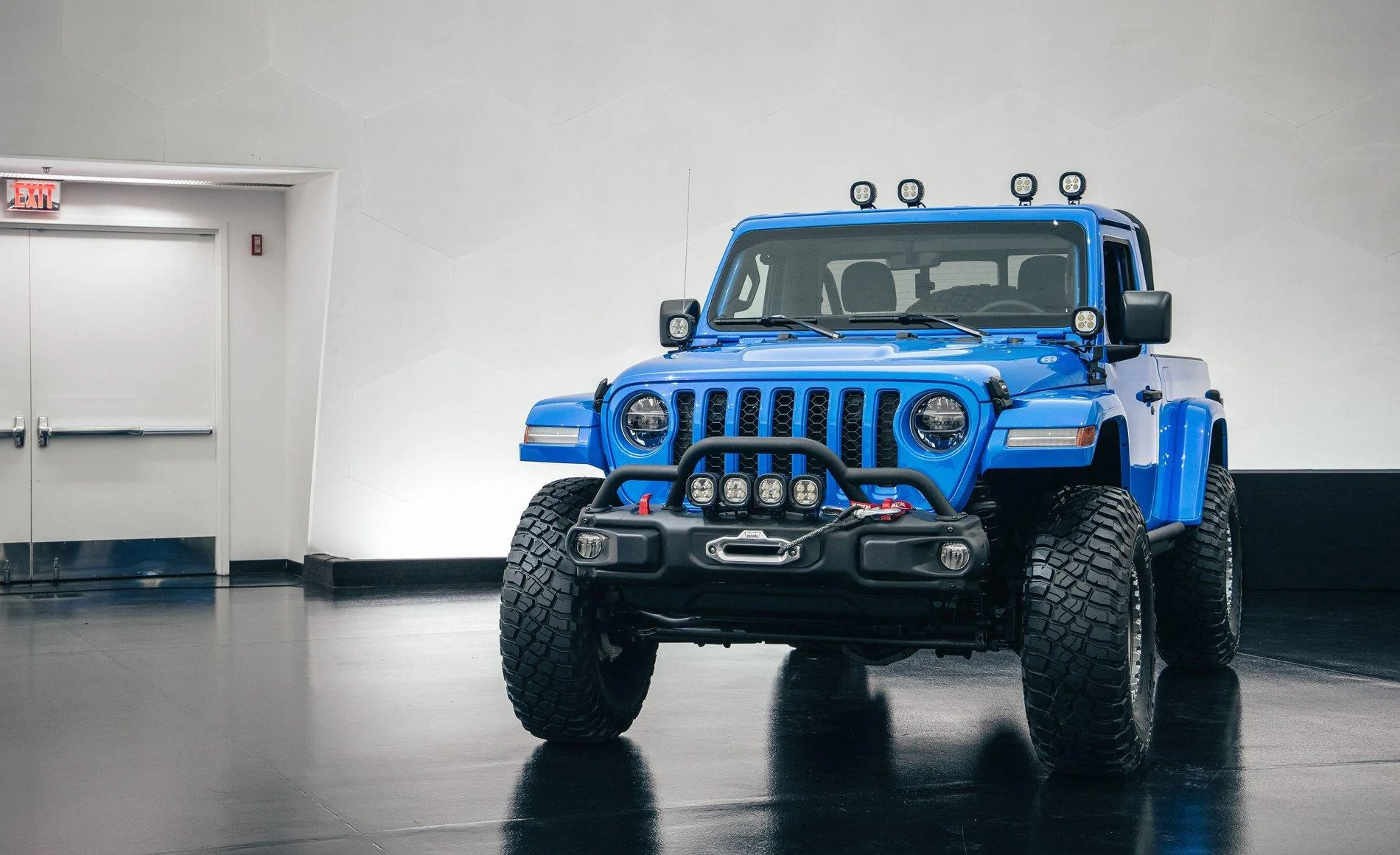 Jeep Gladiator Stock Mopar front bumper options? Jeep-J6-Concept-Gladiator-2