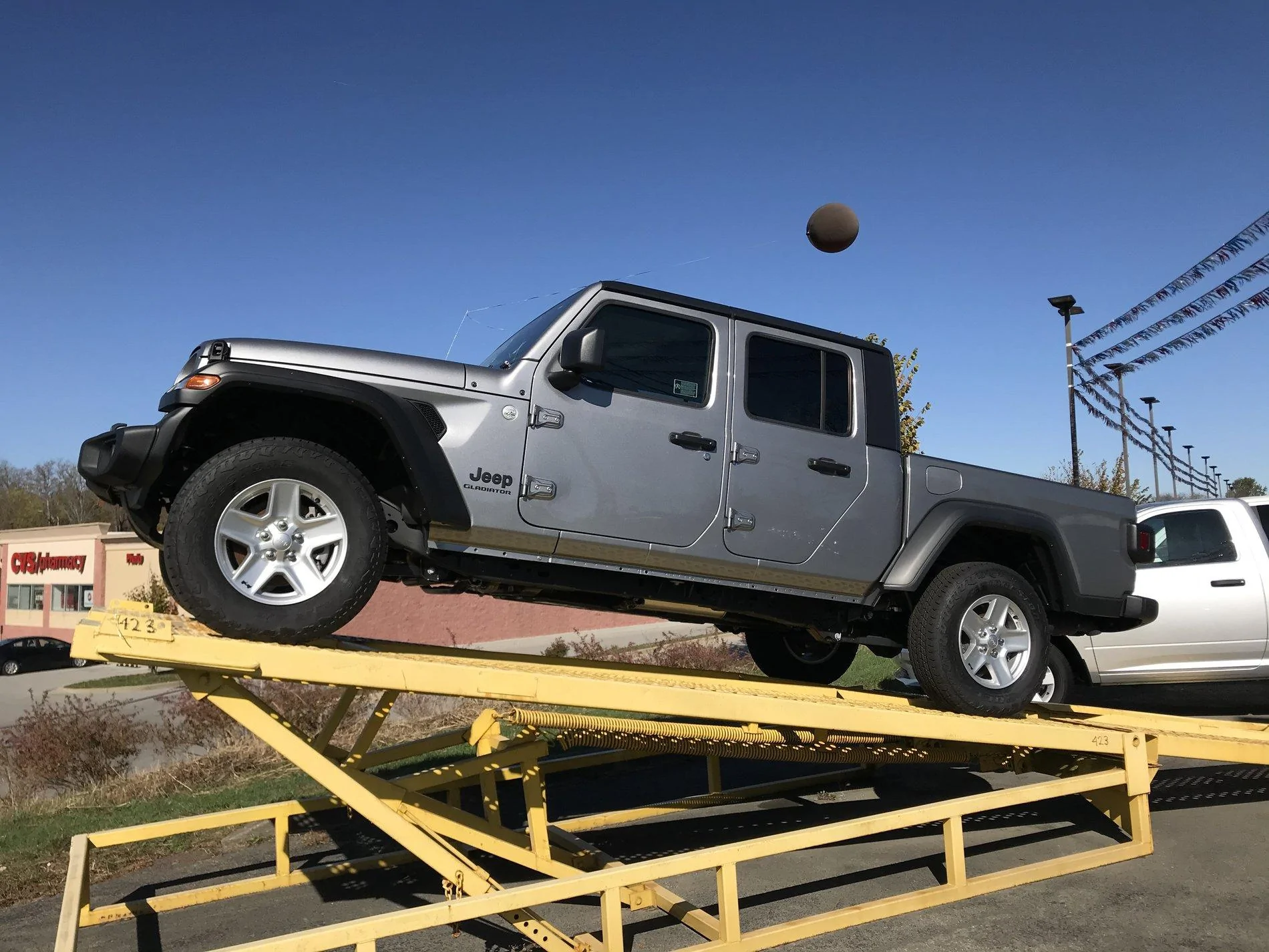 Jeep Gladiator Louisville Ky people looking for a great new Jeep deal? A144528F-0F4C-4FEC-A380-75AE451D4E8D