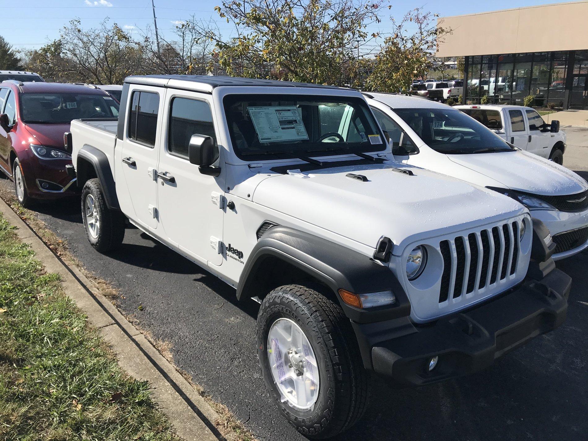 Jeep Gladiator Louisville Ky people looking for a great new Jeep deal? DF71DCE3-294D-464B-AE3A-B988FF561B8E