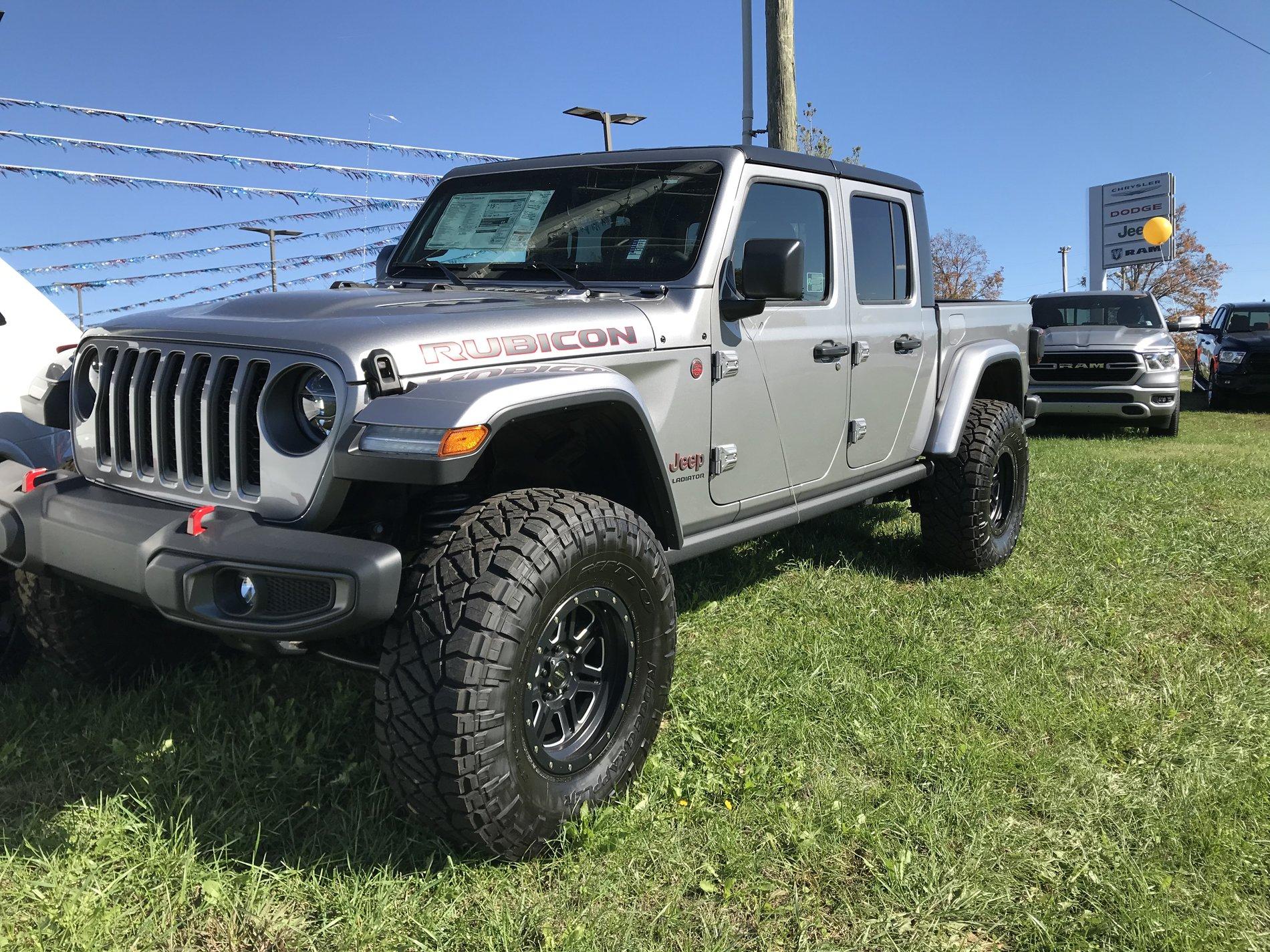 Jeep Gladiator Louisville Ky people looking for a great new Jeep deal? 67EEFF34-2DA7-403C-AD11-D9FA85DAFAE3