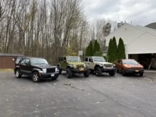 Jeep Gladiator Jeeps Parking Next To Jeeps 5502D102-832B-42F0-ADD9-6EAC2FDE44F9