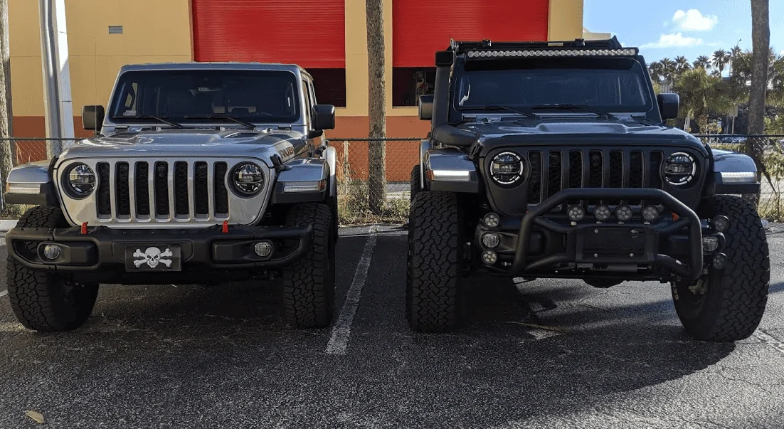 Jeep Gladiator Jeeps Parking Next To Jeeps upload_2019-11-3_14-22-29