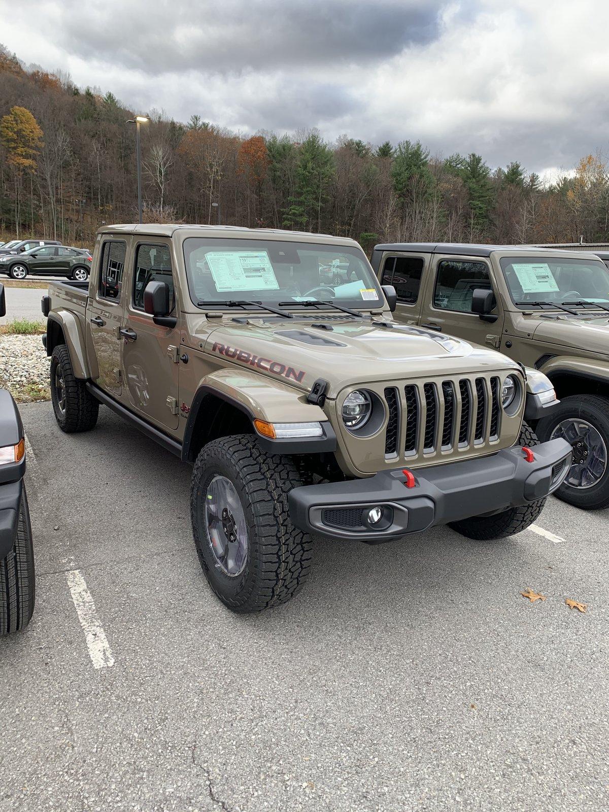 Jeep Gladiator Delay ordering for GATOR?????? IMG_9685.JPG