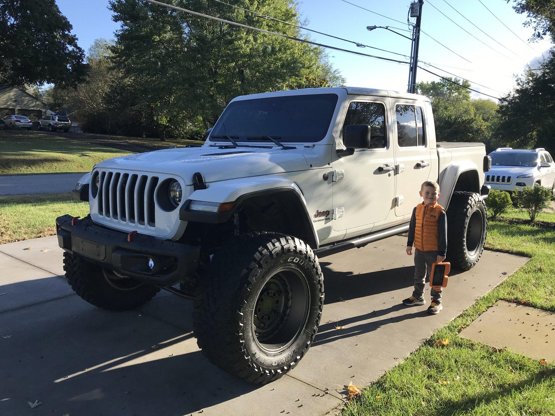 Jeep Gladiator Any one running 38’s and got pics ? IMG_5247