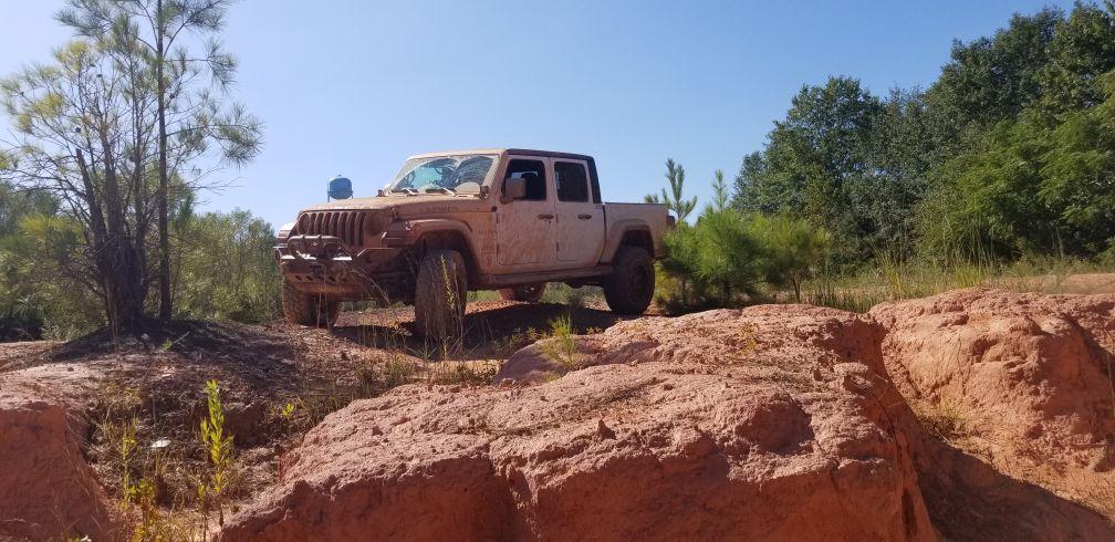 Jeep Gladiator Jeep Gladiator Lifts 70539224_2479425078838408_8084250549932785664_o