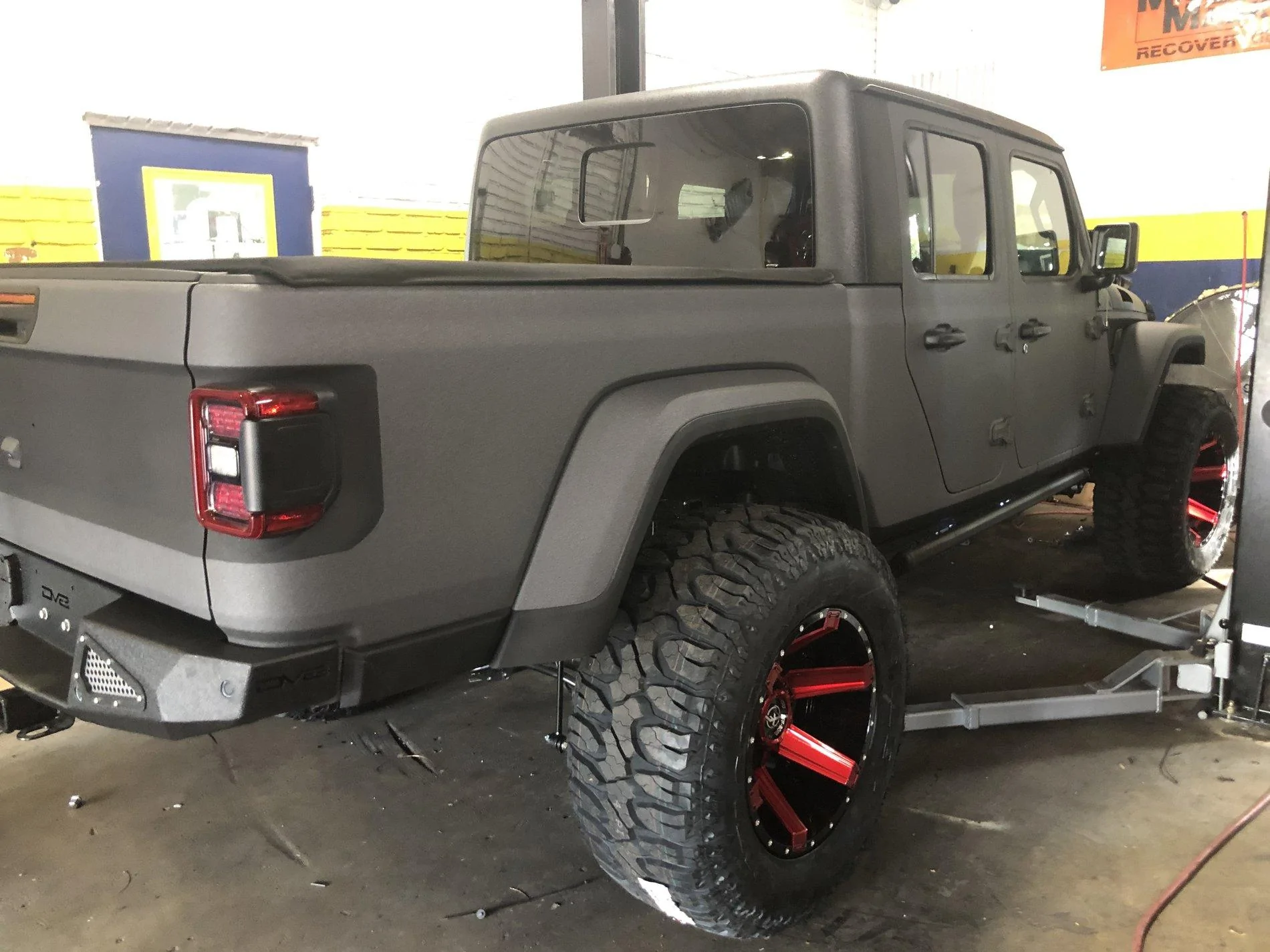 Jeep Gladiator Sting grey owners (future) check in E932EB07-FDBF-4F83-90EA-2B65CA3EABBB