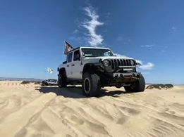 Jeep Gladiator BRIGHT WHITE Gladiator JT Club 73539188_10162443683405052_5734055616771522560_n
