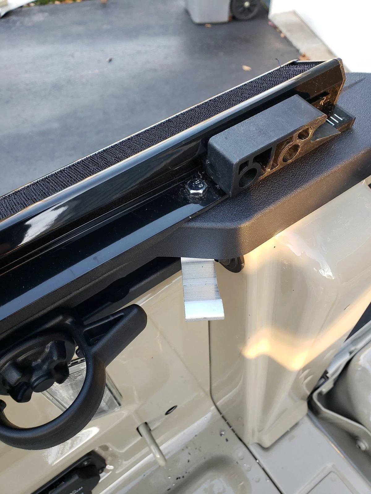 Jeep Gladiator Bed cover on the cheap! (From Chevy Colorado) 20191104_162004