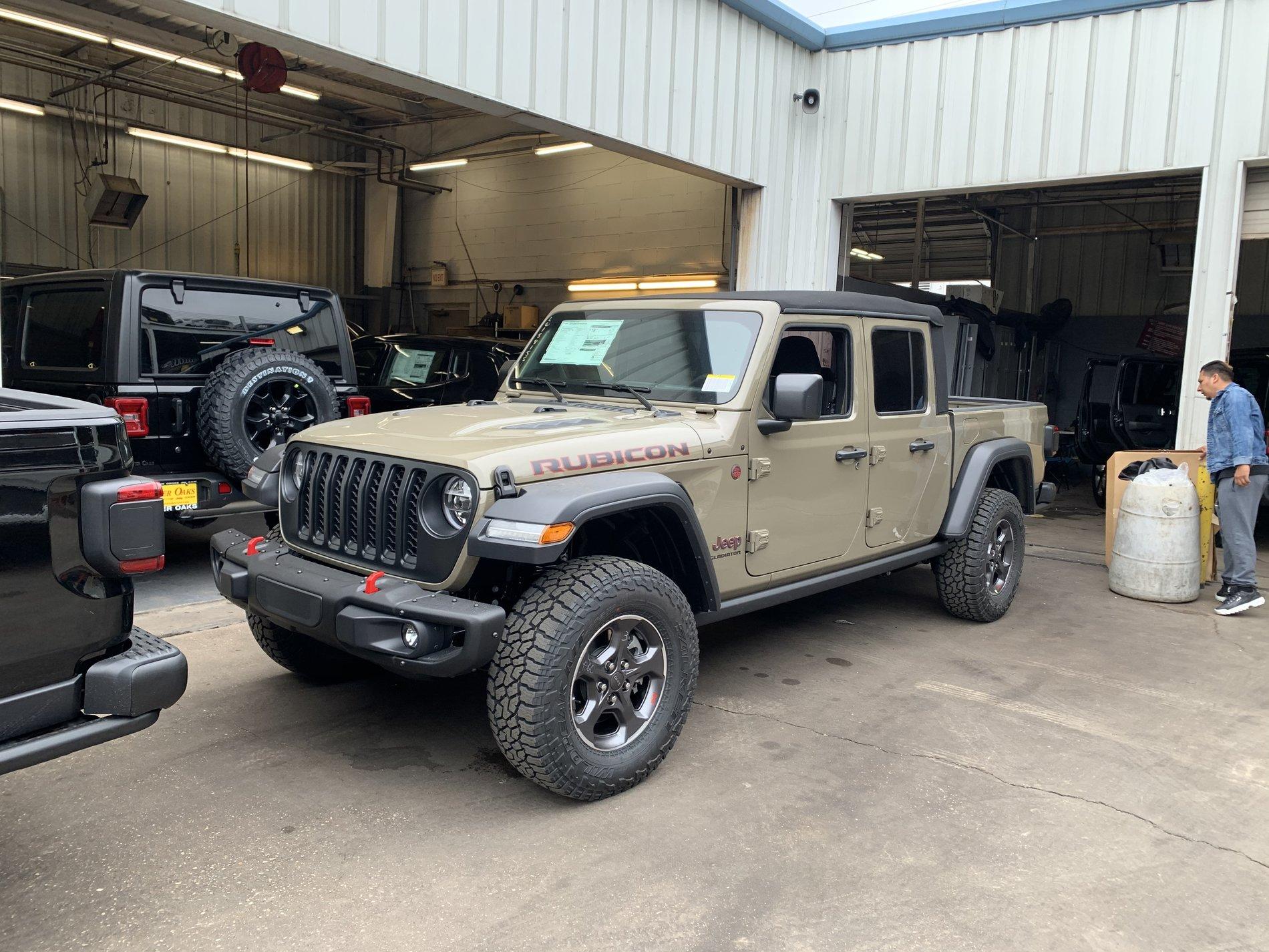 Jeep Gladiator Gator AND/OR Gobi Pics EA591189-E3C1-4E0B-A329-9642F9144F7D