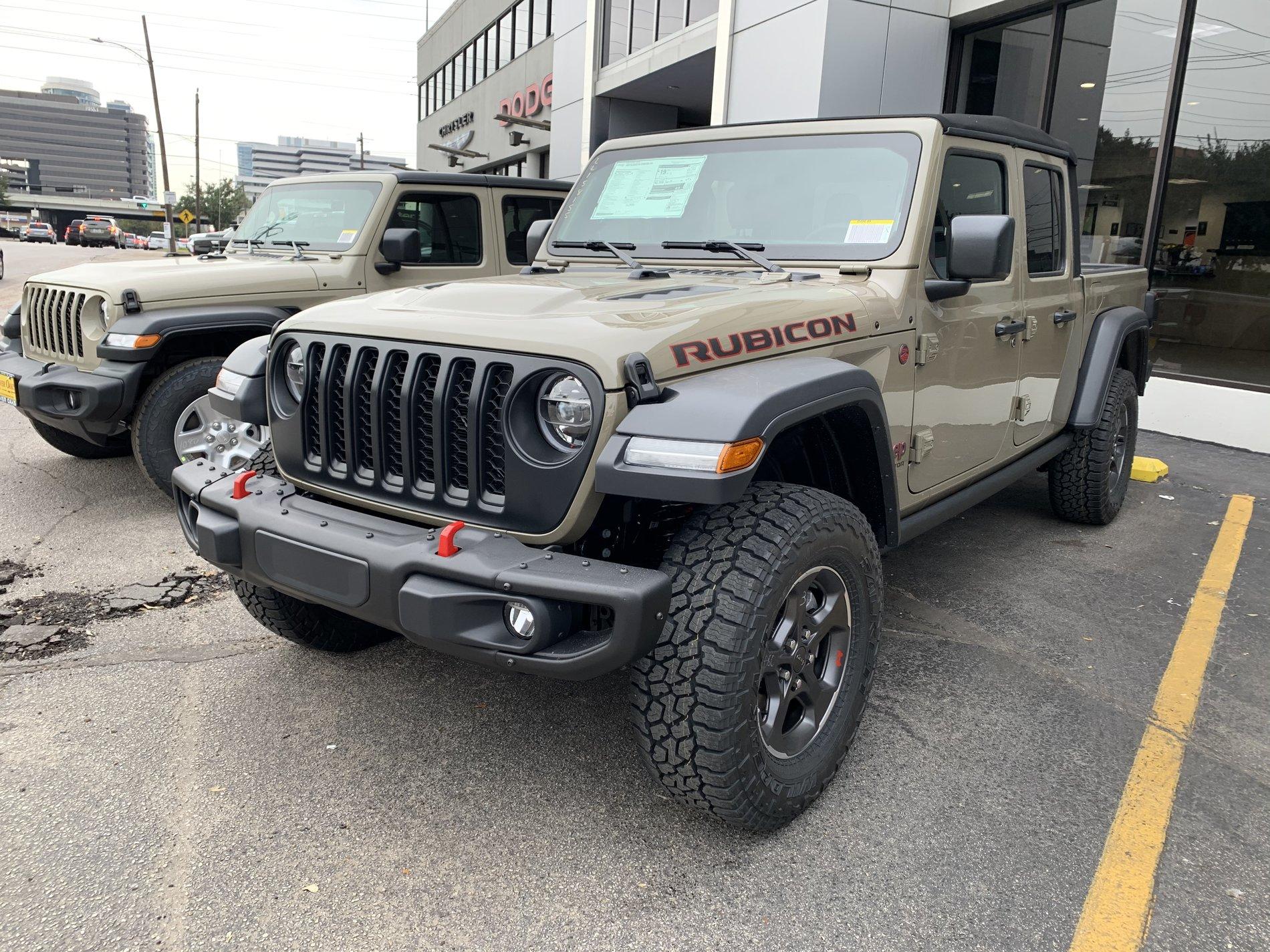 Jeep Gladiator Gator AND/OR Gobi Pics E88D0302-7F04-44F6-80F6-798CBC896F1C