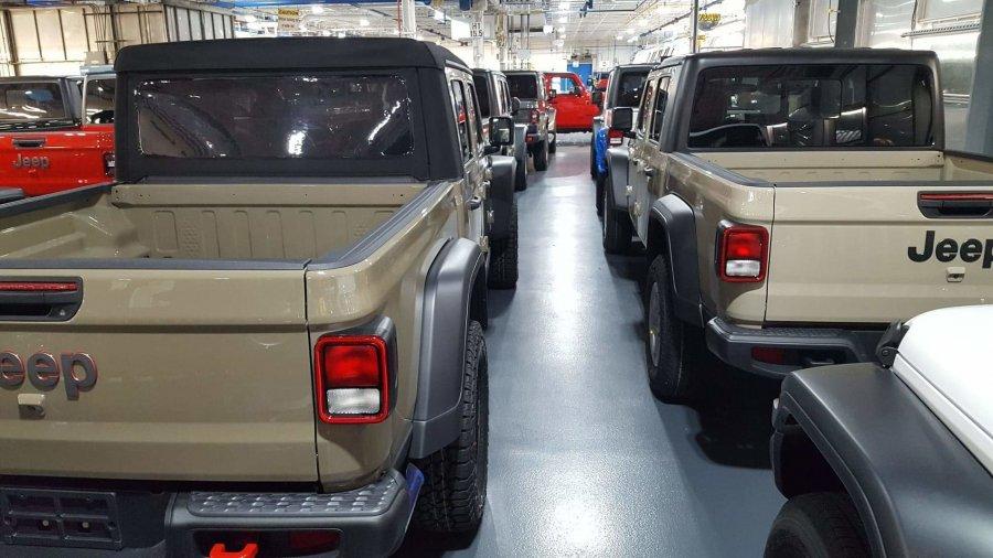 Jeep Gladiator Gator AND/OR Gobi Pics 5A9ABFAF-274A-4907-AAF7-2AAE7ABED724