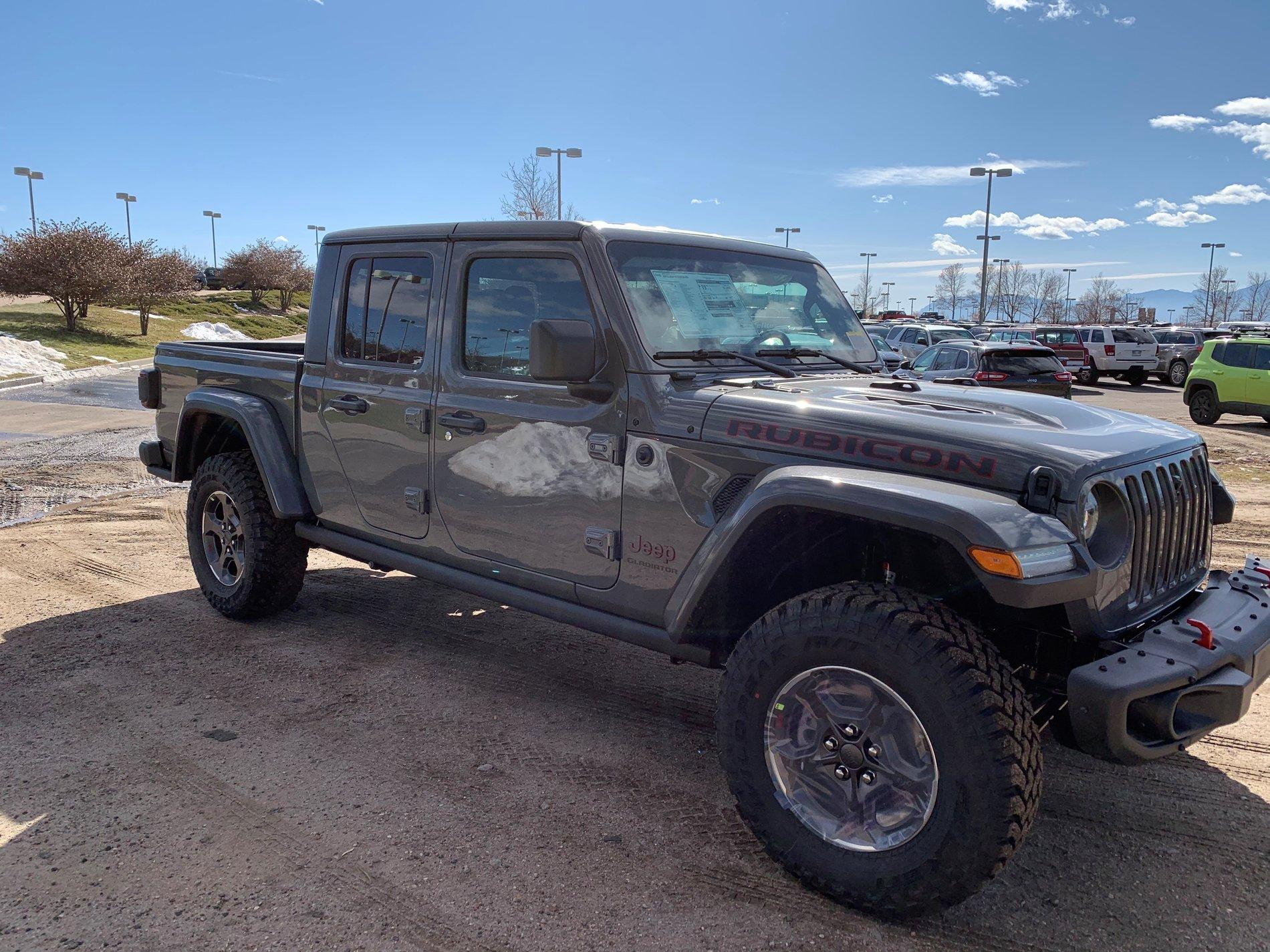 Jeep Gladiator Sting grey owners (future) check in 7BECFB13-0912-461D-A55B-C330DD4E2E6C