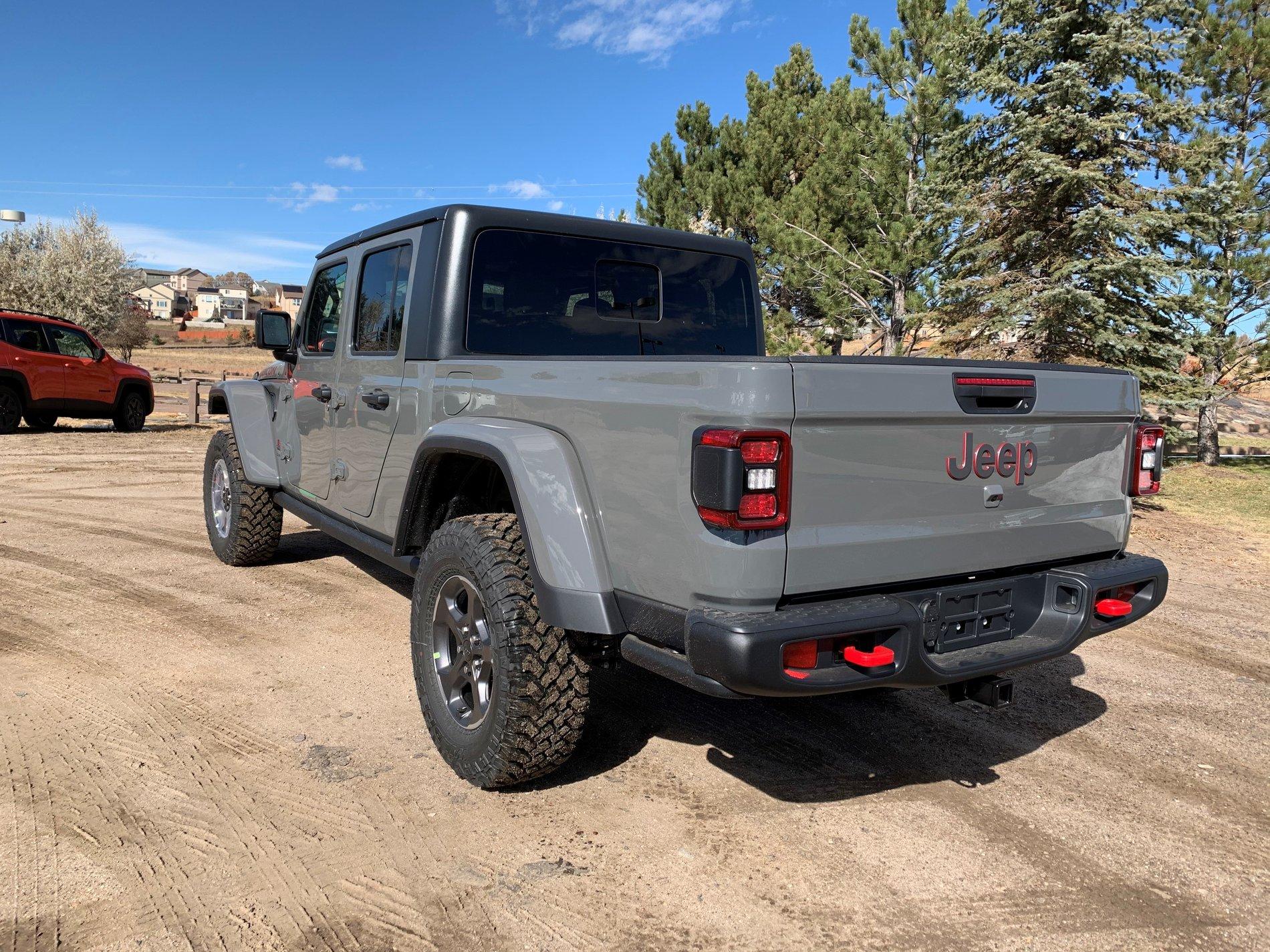 Jeep Gladiator Sting grey owners (future) check in E0A324CA-8E3E-4EB5-9849-468E4498332B