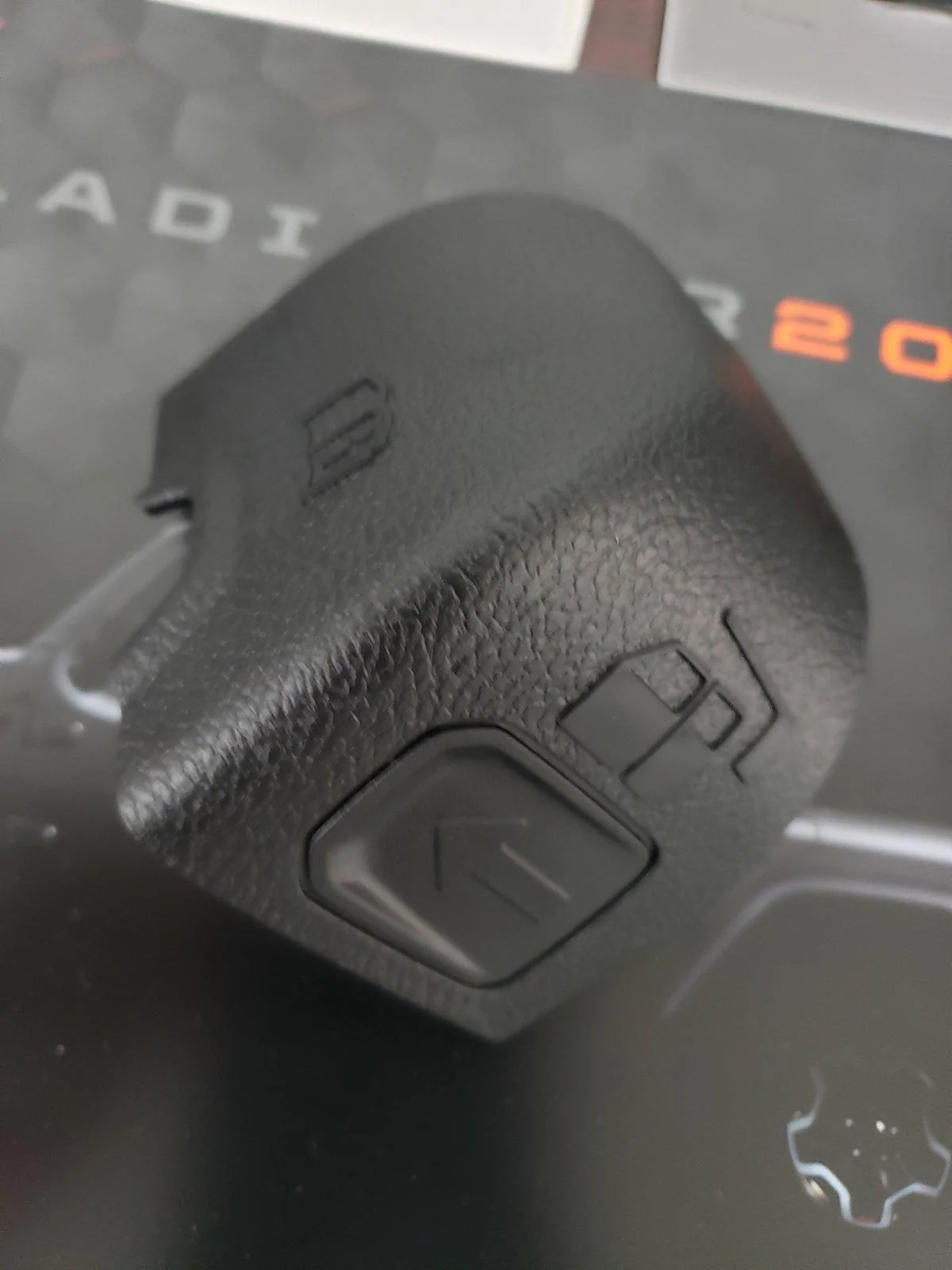 Jeep Gladiator Hard top defroster plug cover 20191105_093555