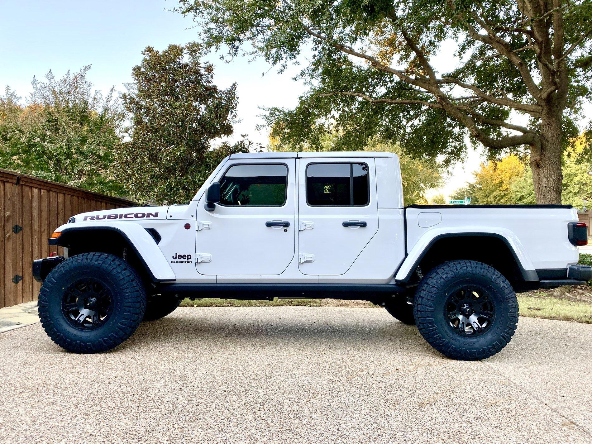 Jeep Gladiator BRIGHT WHITE Gladiator JT Club IMG_0244