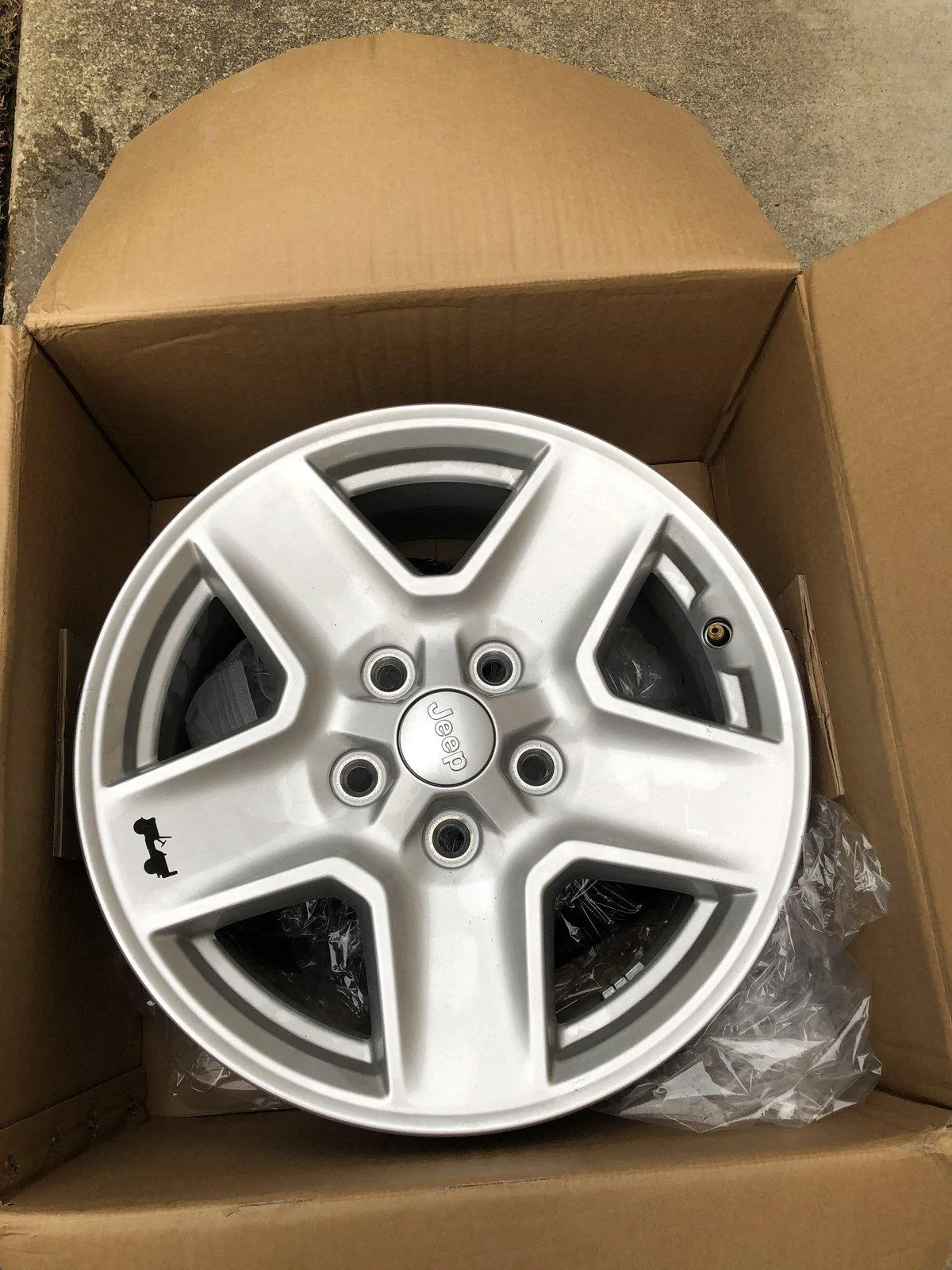 Jeep Gladiator Takeoff wheels and tires BEFFDE12-896D-4DB8-9D74-5DB4C72732A6