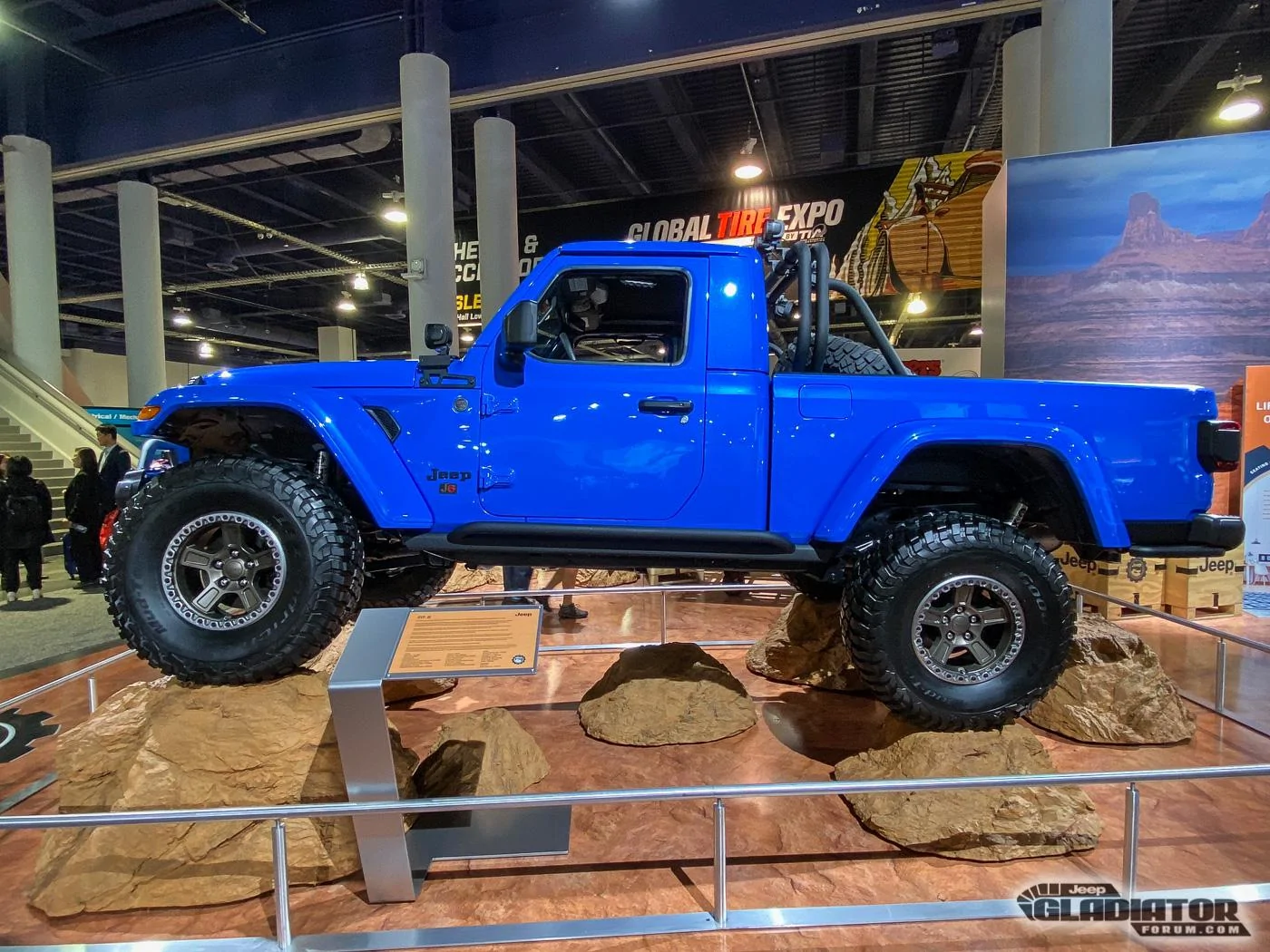 Jeep-J6-Concept-Gladiator-SEMA-Build-5.webp