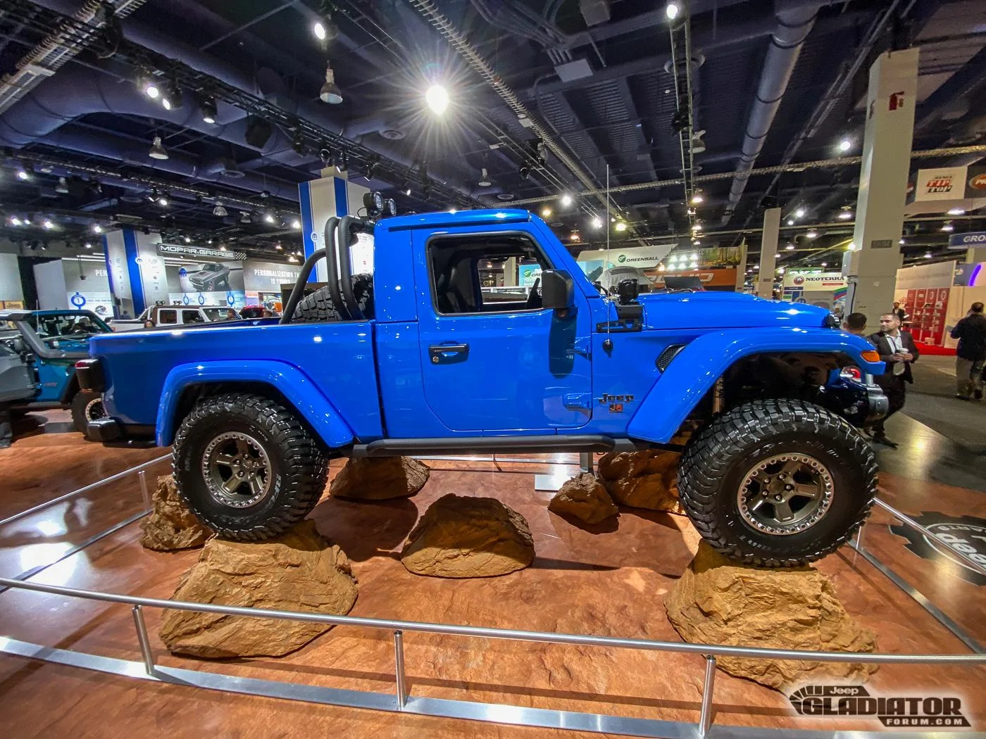 Jeep-J6-Concept-Gladiator-SEMA-Build-11.webp