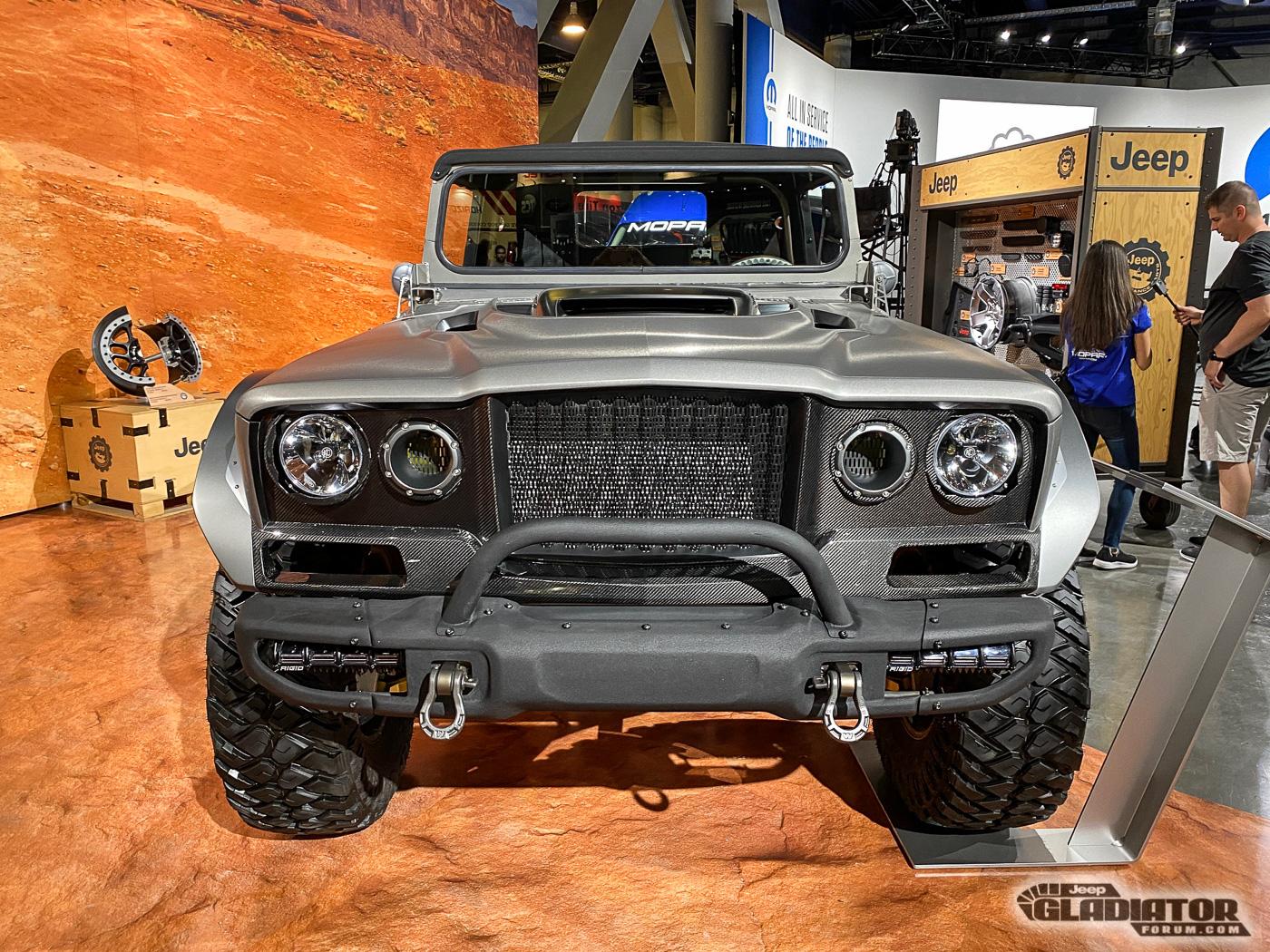 Jeep Gladiator Jeep M-715 Five-Quarter Gladiator Concept [SEMA 2019] Jeep-M-715-Five-Quarter-Concept-SEMA-Build-1