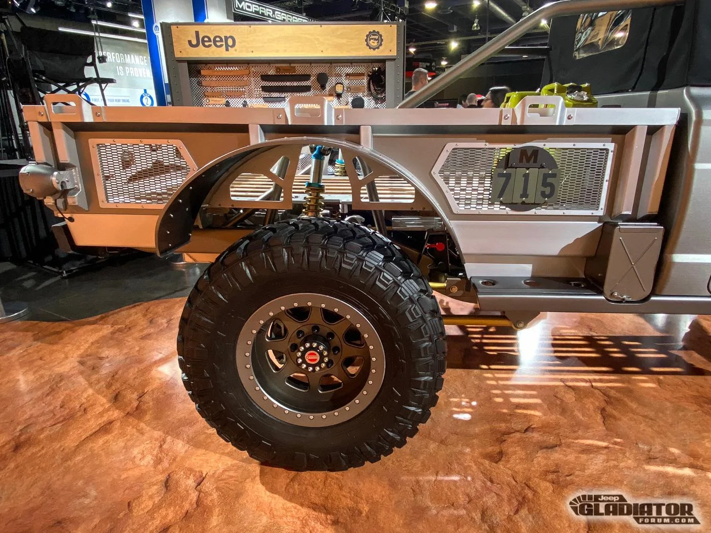 Jeep Gladiator Jeep M-715 Five-Quarter Gladiator Concept [SEMA 2019] Jeep-M-715-Five-Quarter-Concept-SEMA-Build-5