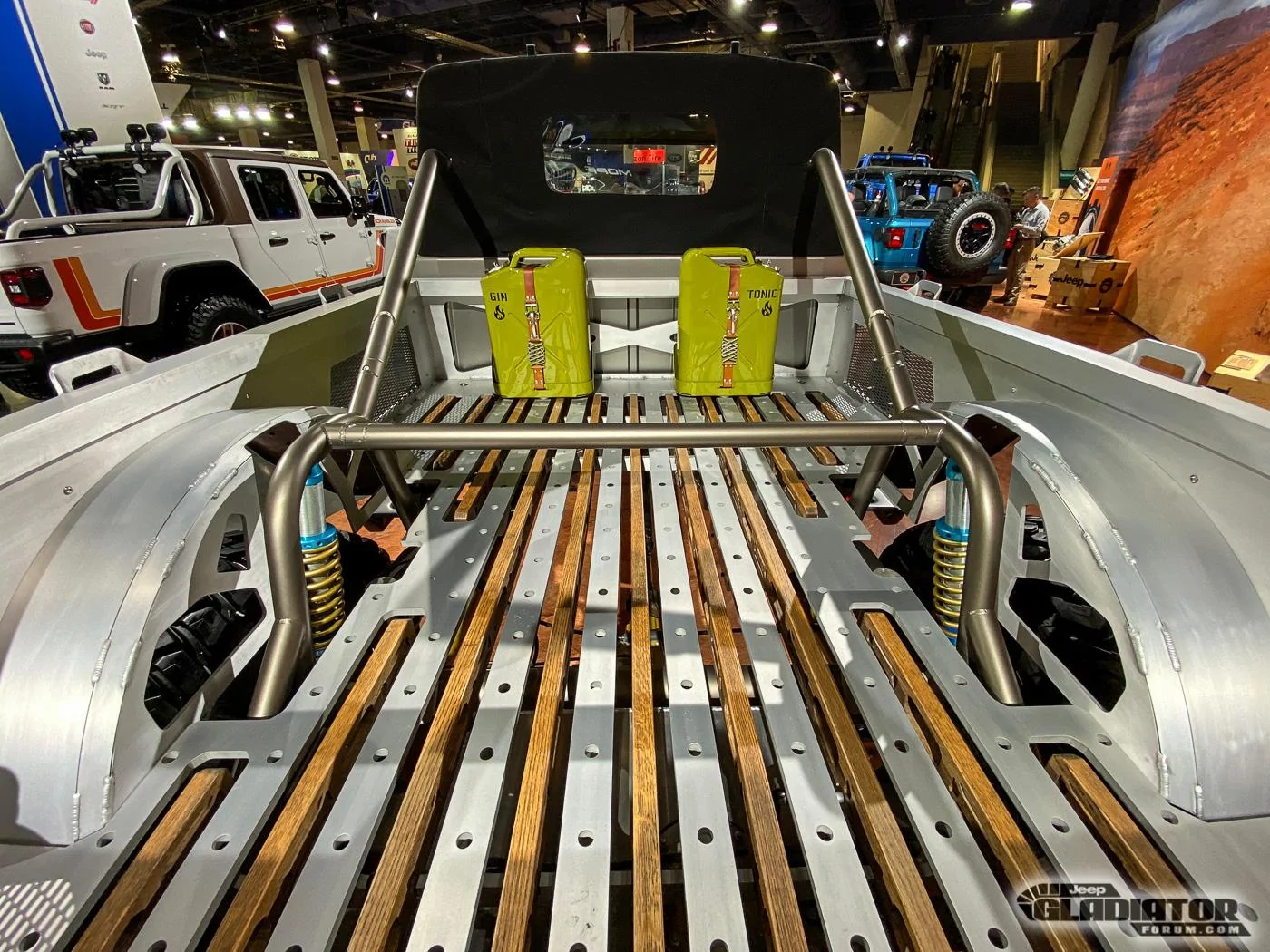 Jeep Gladiator Jeep M-715 Five-Quarter Gladiator Concept [SEMA 2019] Jeep-M-715-Five-Quarter-Concept-SEMA-Build-7