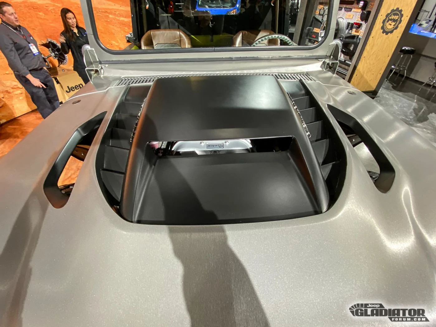 Jeep Gladiator Jeep M-715 Five-Quarter Gladiator Concept [SEMA 2019] Jeep-M-715-Five-Quarter-Concept-SEMA-Build-14