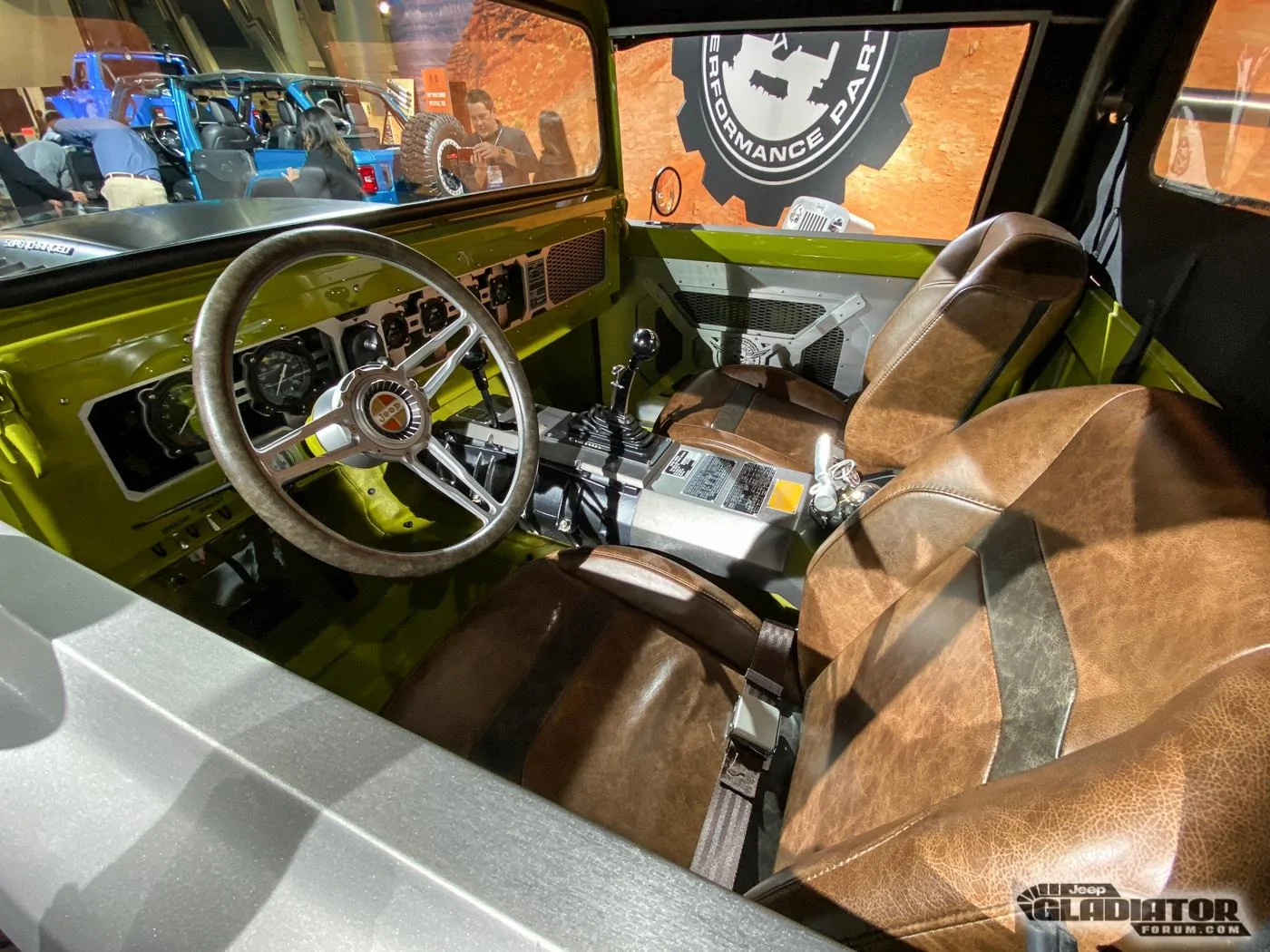 Jeep Gladiator Jeep M-715 Five-Quarter Gladiator Concept [SEMA 2019] Jeep-M-715-Five-Quarter-Concept-SEMA-Build-15