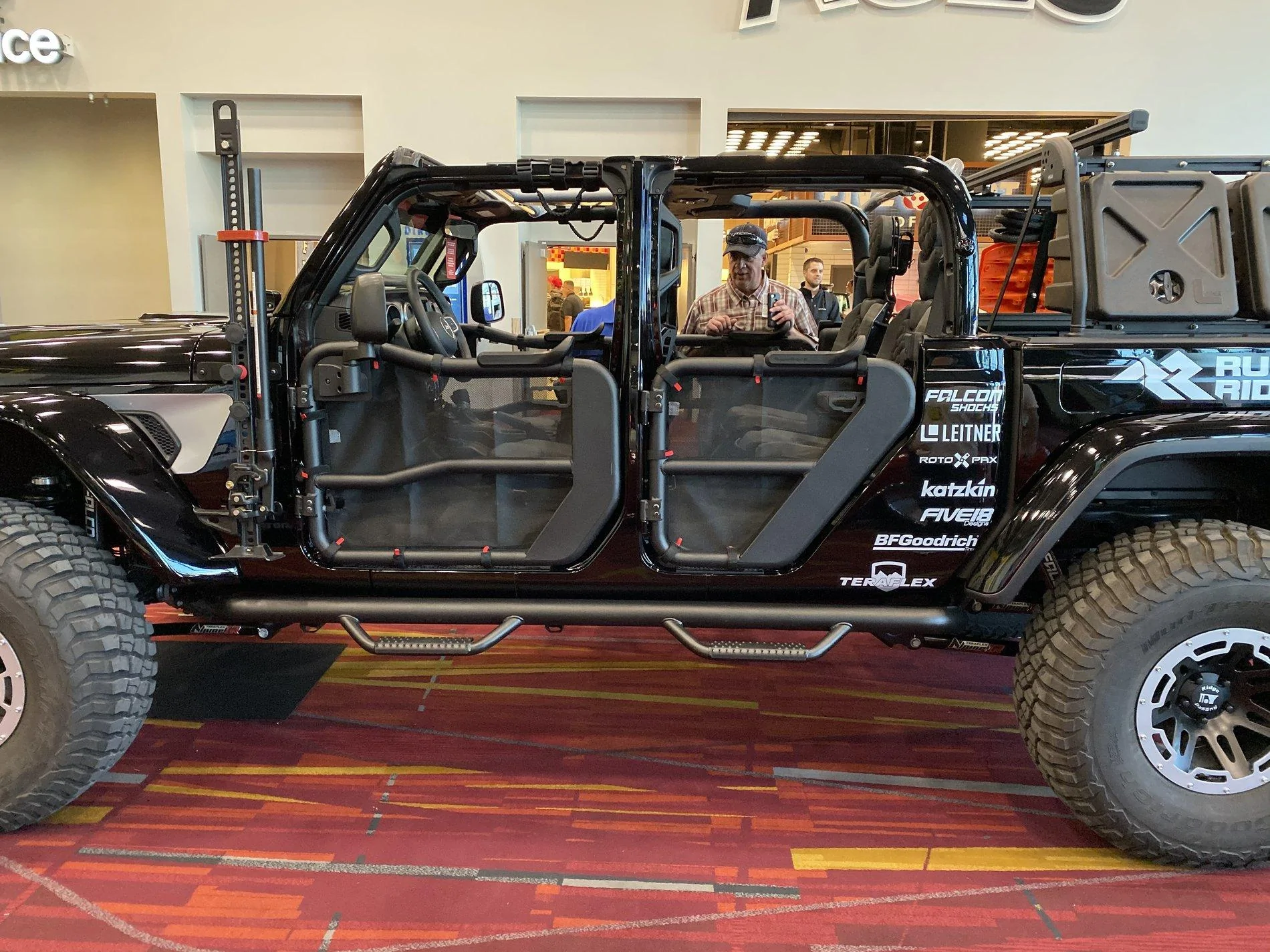 Jeep Gladiator SEMA show pic thread BCA50D57-F04C-4098-A467-4B264E2341CD