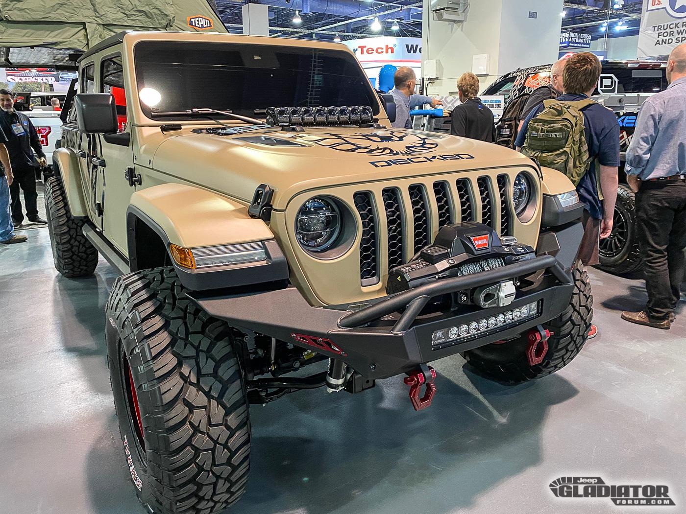 Jeep Gladiator Decked Jeep Gladiator Build [SEMA 2019] Decked-Jeep-Gladiator-SEMA-Build-2