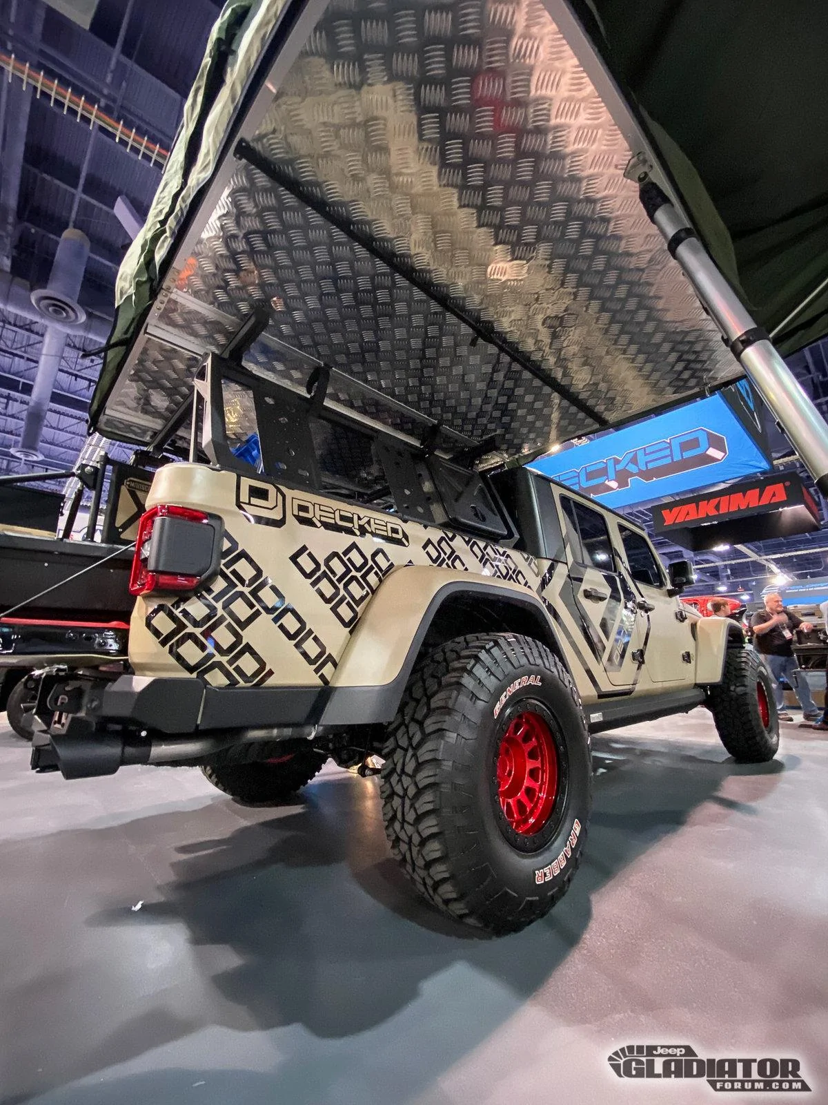 Jeep Gladiator Decked Jeep Gladiator Build [SEMA 2019] Decked-Jeep-Gladiator-SEMA-Build-14