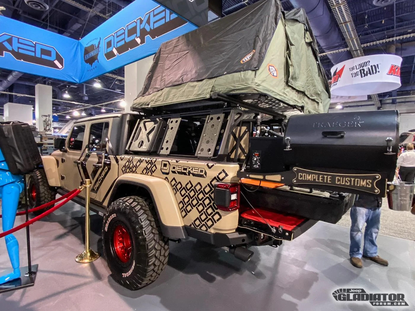 Jeep Gladiator Decked Jeep Gladiator Build [SEMA 2019] Decked-Jeep-Gladiator-SEMA-Build-17