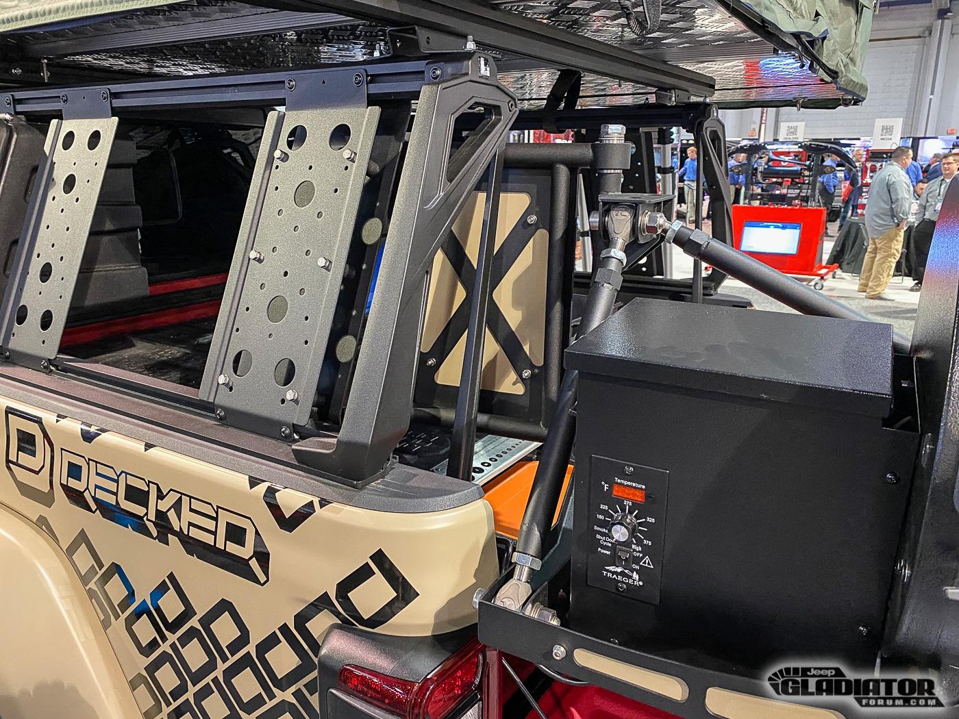 Jeep Gladiator Decked Jeep Gladiator Build [SEMA 2019] Decked-Jeep-Gladiator-SEMA-Build-19