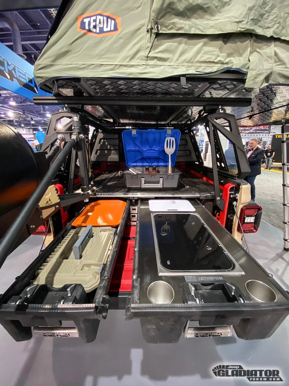 Jeep Gladiator Decked Jeep Gladiator Build [SEMA 2019] Decked-Jeep-Gladiator-SEMA-Build-22