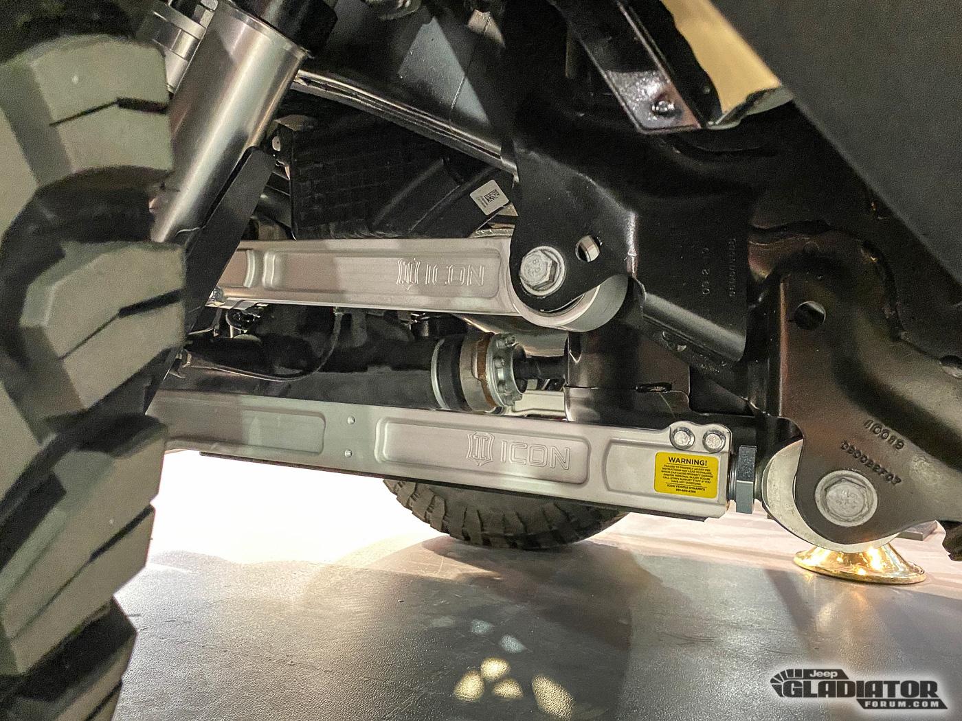 Jeep Gladiator Decked Jeep Gladiator Build [SEMA 2019] Decked-Jeep-Gladiator-SEMA-Build-29