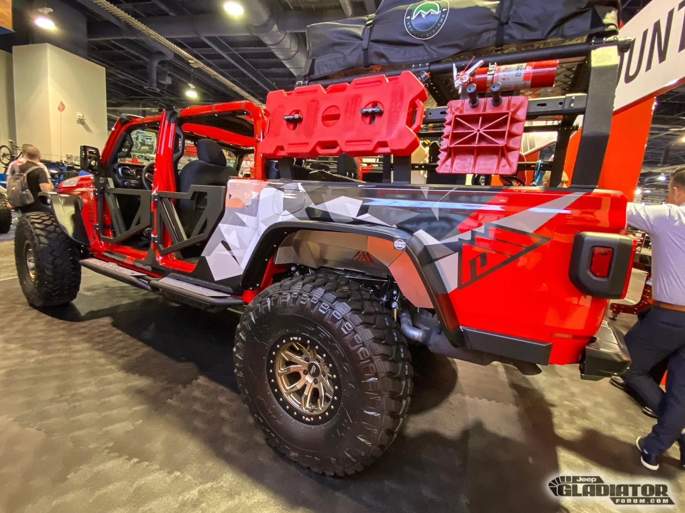 Jeep Gladiator Paramount Automotive Gladiator Build [SEMA 2019] Paramount-Automotive-Jeep-Gladiator-SEMA-Build-11