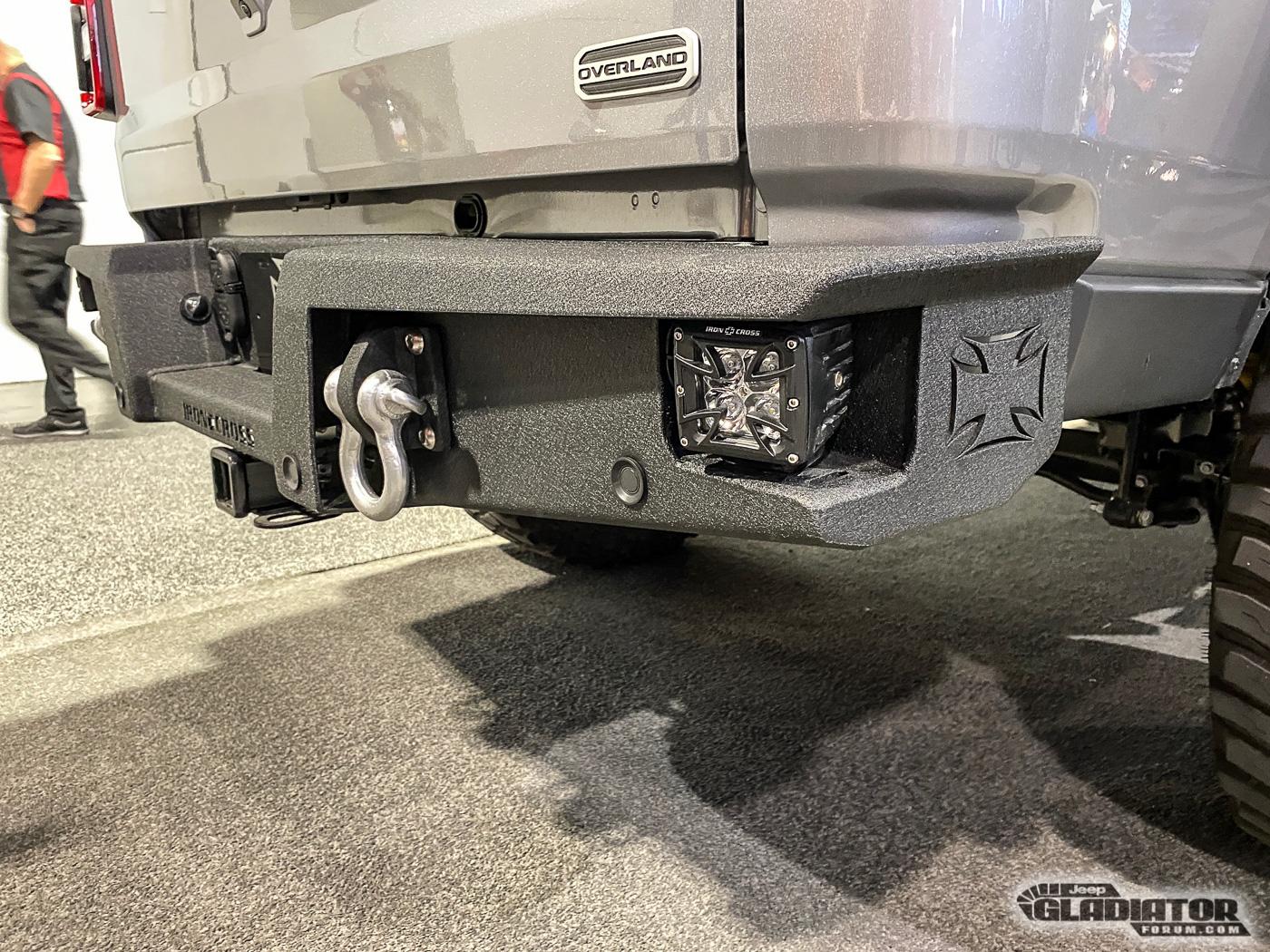 Jeep Gladiator Iron Cross Automotive Gladiator Build [SEMA 2019] Iron-Cross-Automotive-Gladiator-SEMA-Build-13