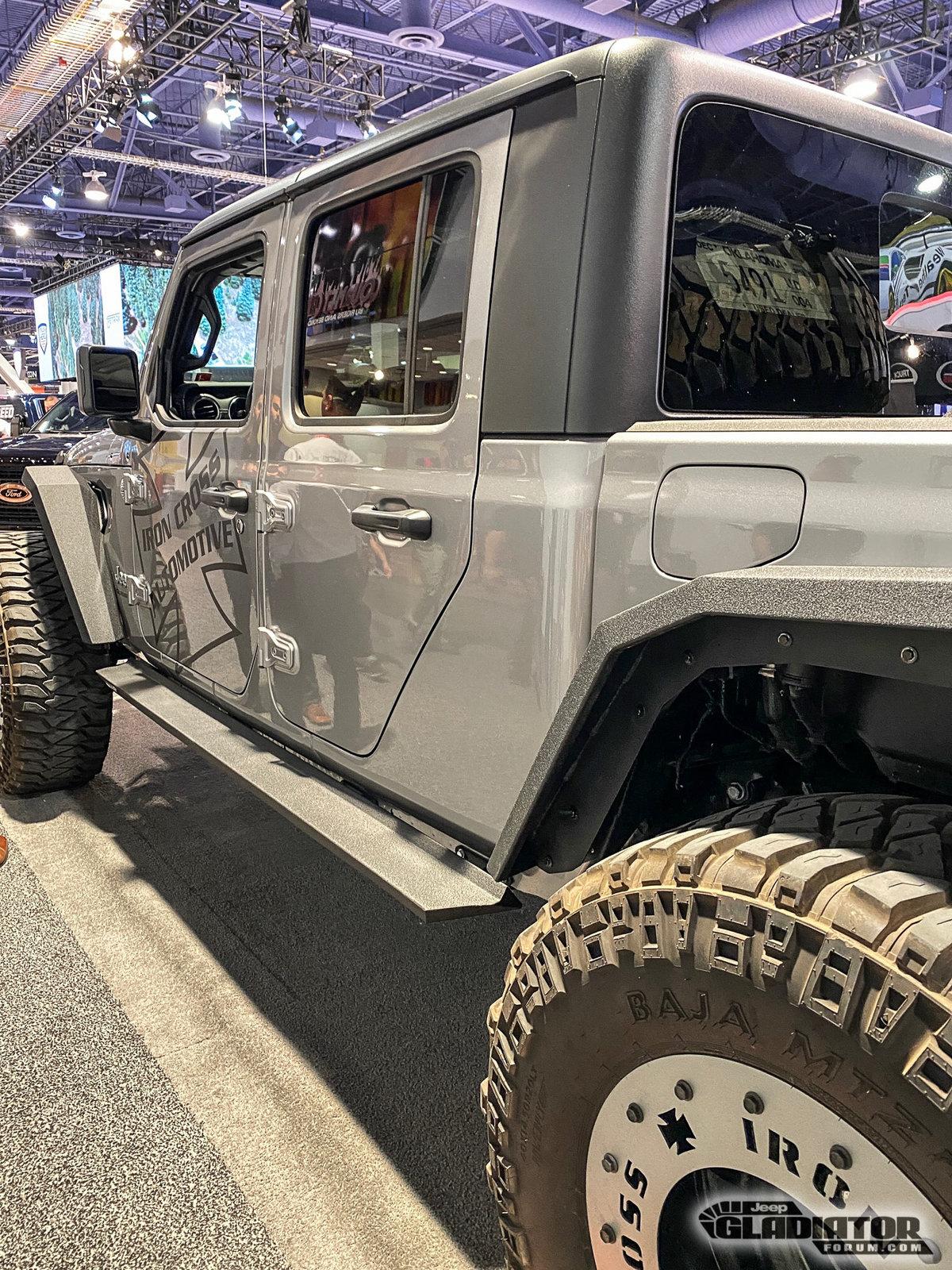 Jeep Gladiator Iron Cross Automotive Gladiator Build [SEMA 2019] Iron-Cross-Automotive-Gladiator-SEMA-Build-15
