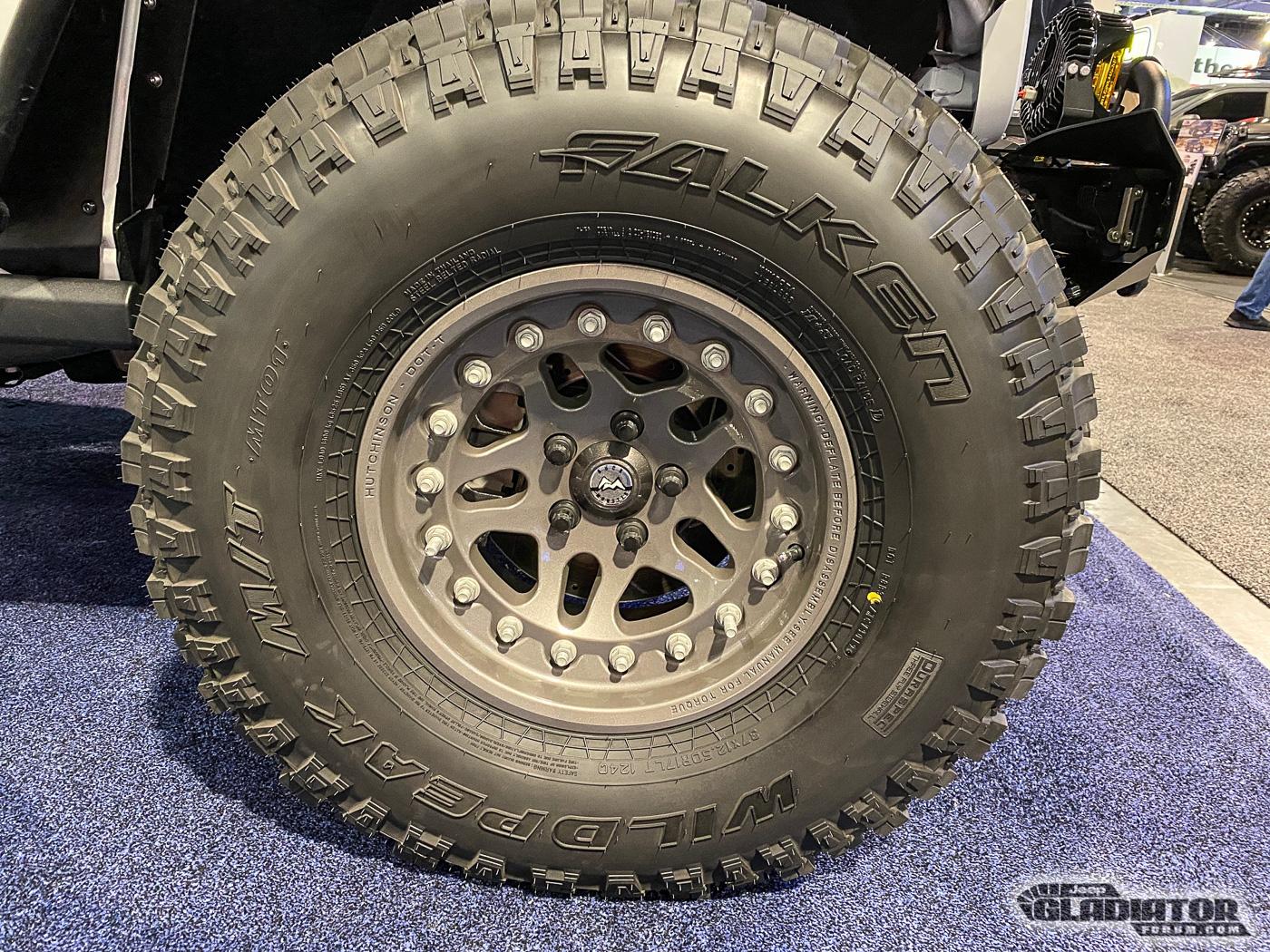 Jeep Gladiator Rhino Rack / Metalcloak Gladiator Build [SEMA 2019] Rhino-Rack-Metalcloak-JT-Gladiator-Rubicon-SEMA-Build-21