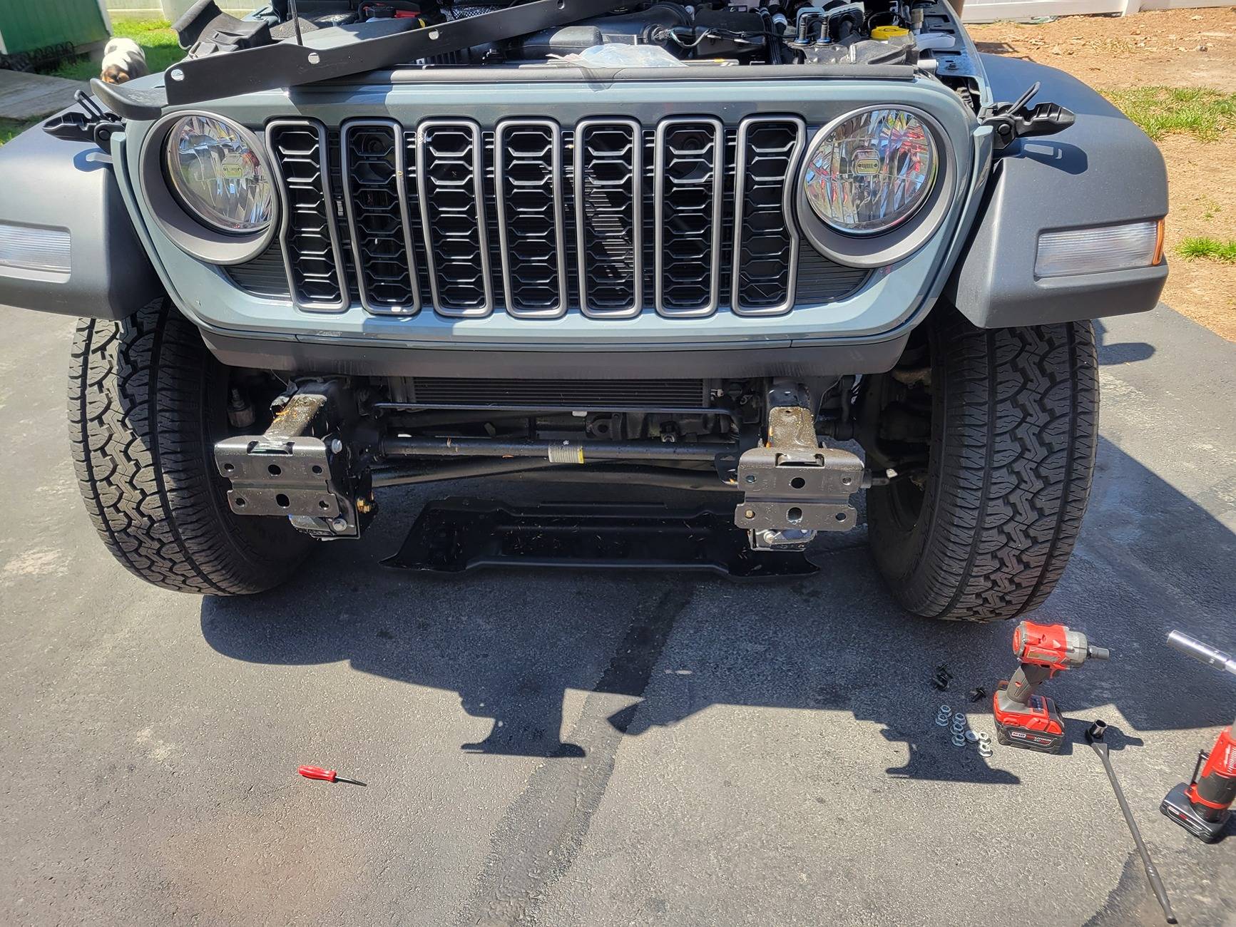 Jeep Gladiator 2025 Base Sport Anvil 20250417_123802